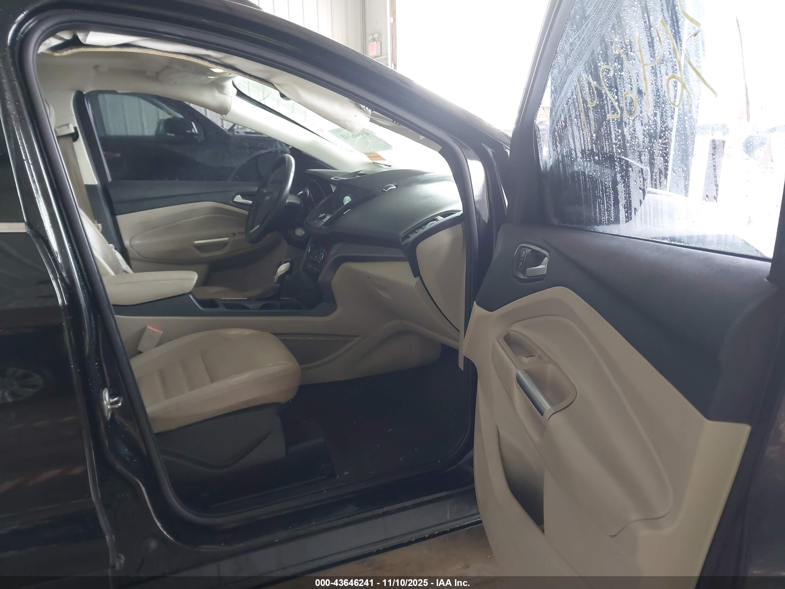 FORD ESCAPE image 5
