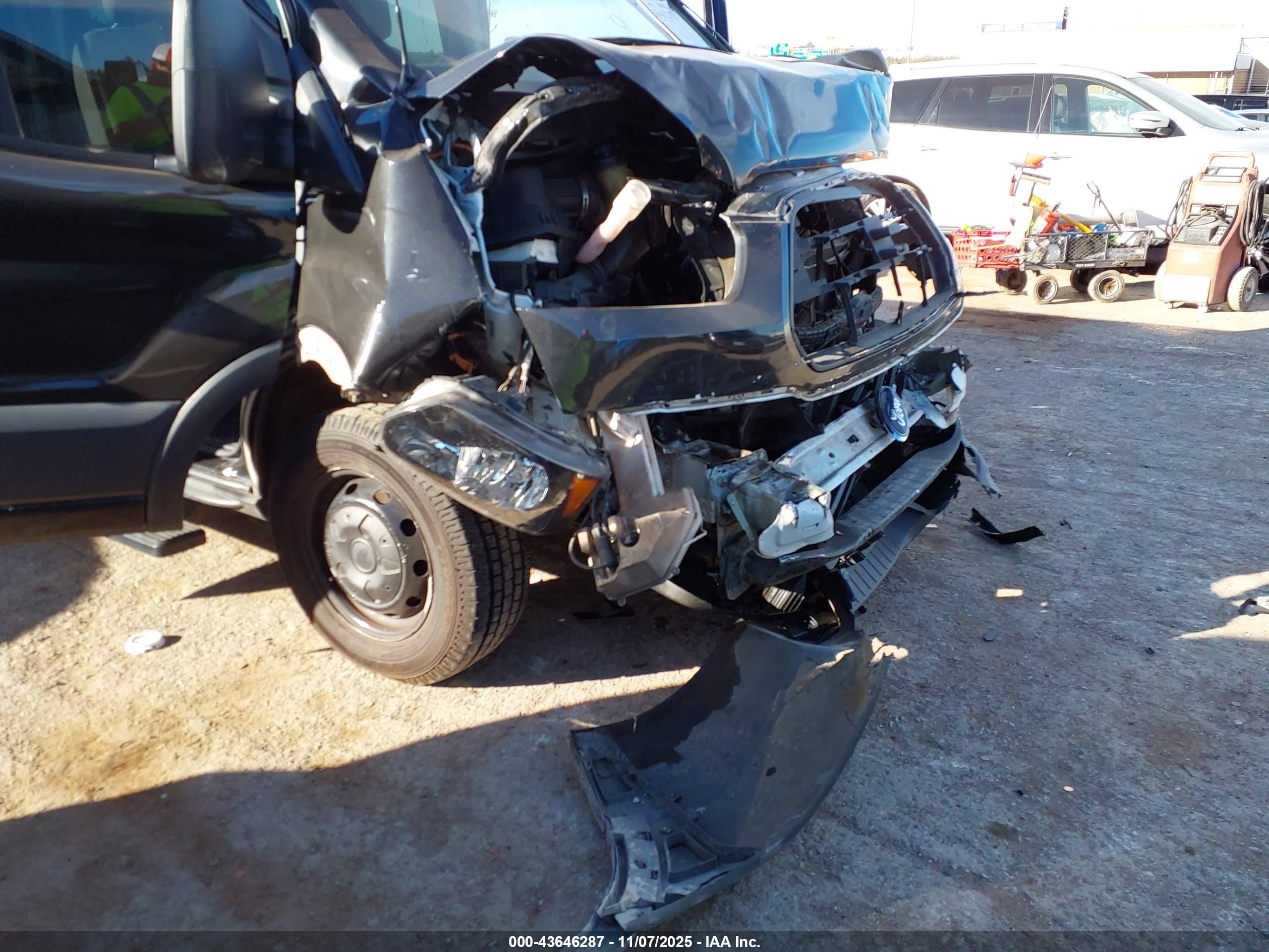 FORD TRANSIT-350 image 6