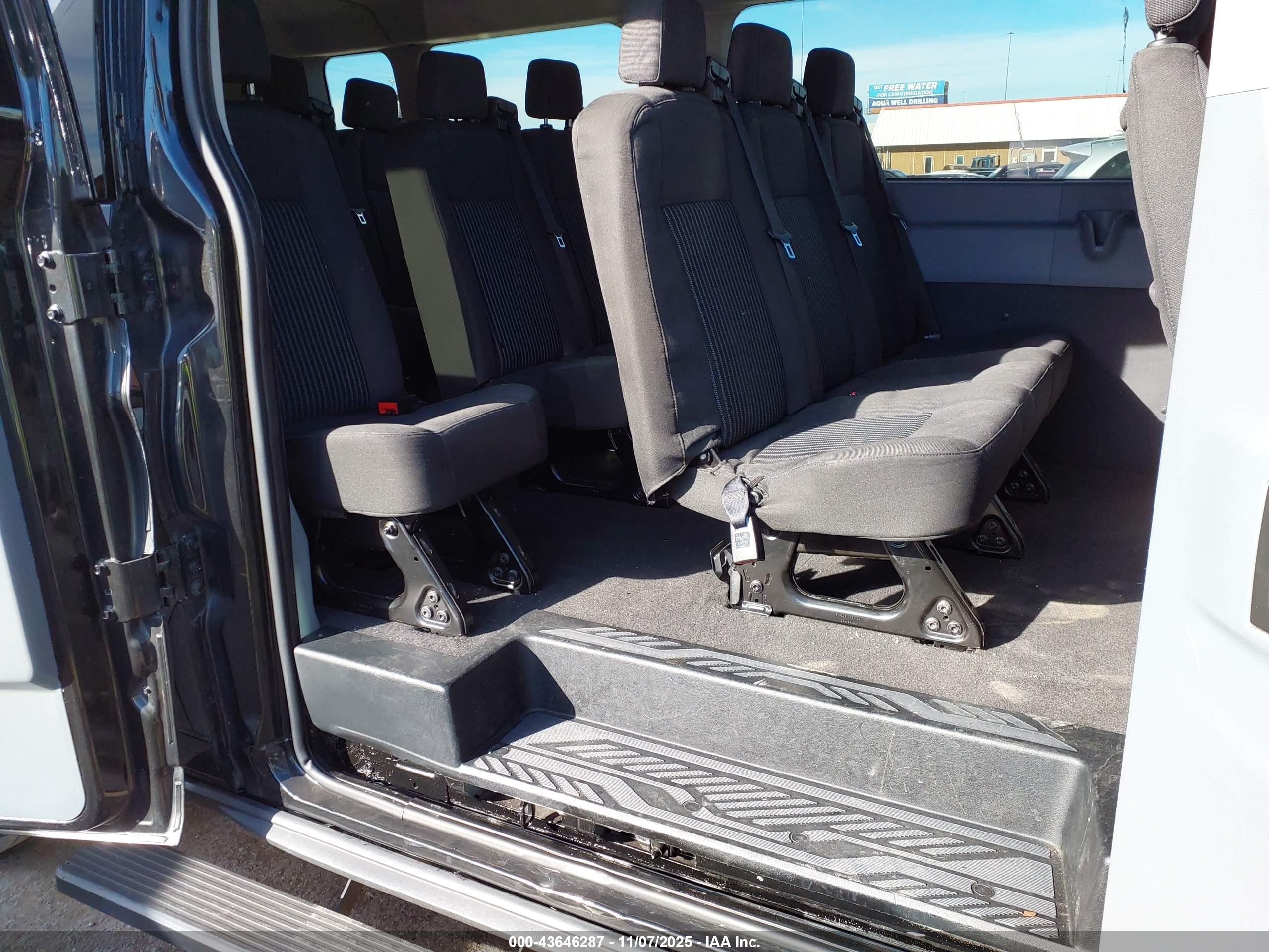 FORD TRANSIT-350 image 8