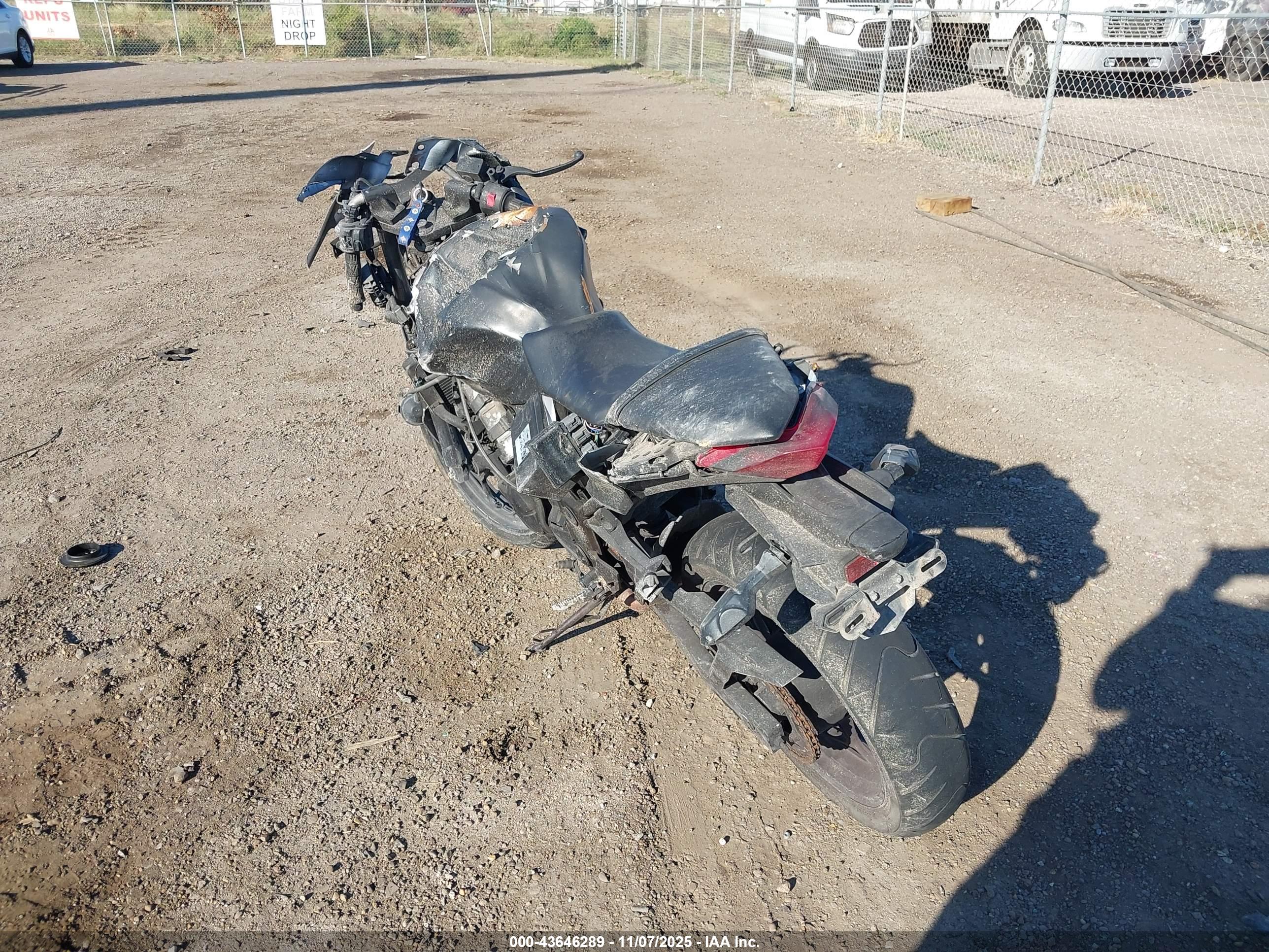 KAWASAKI EX300 image 4