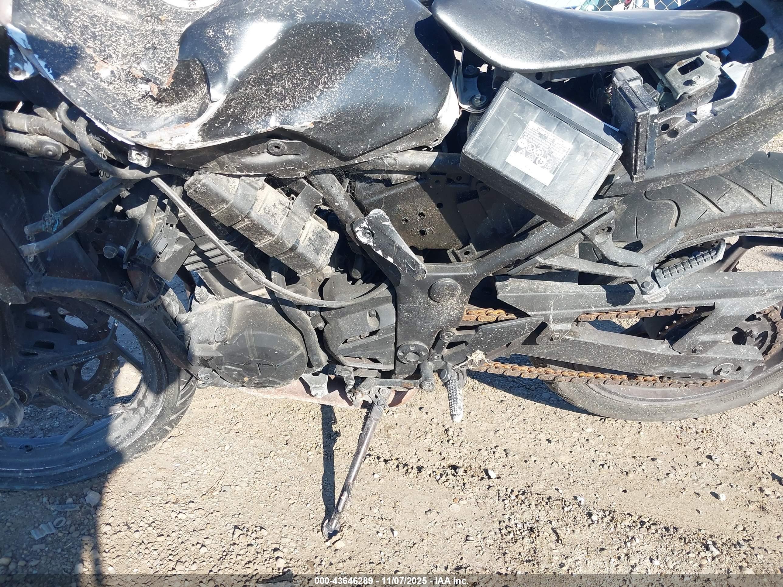KAWASAKI EX300 image 8