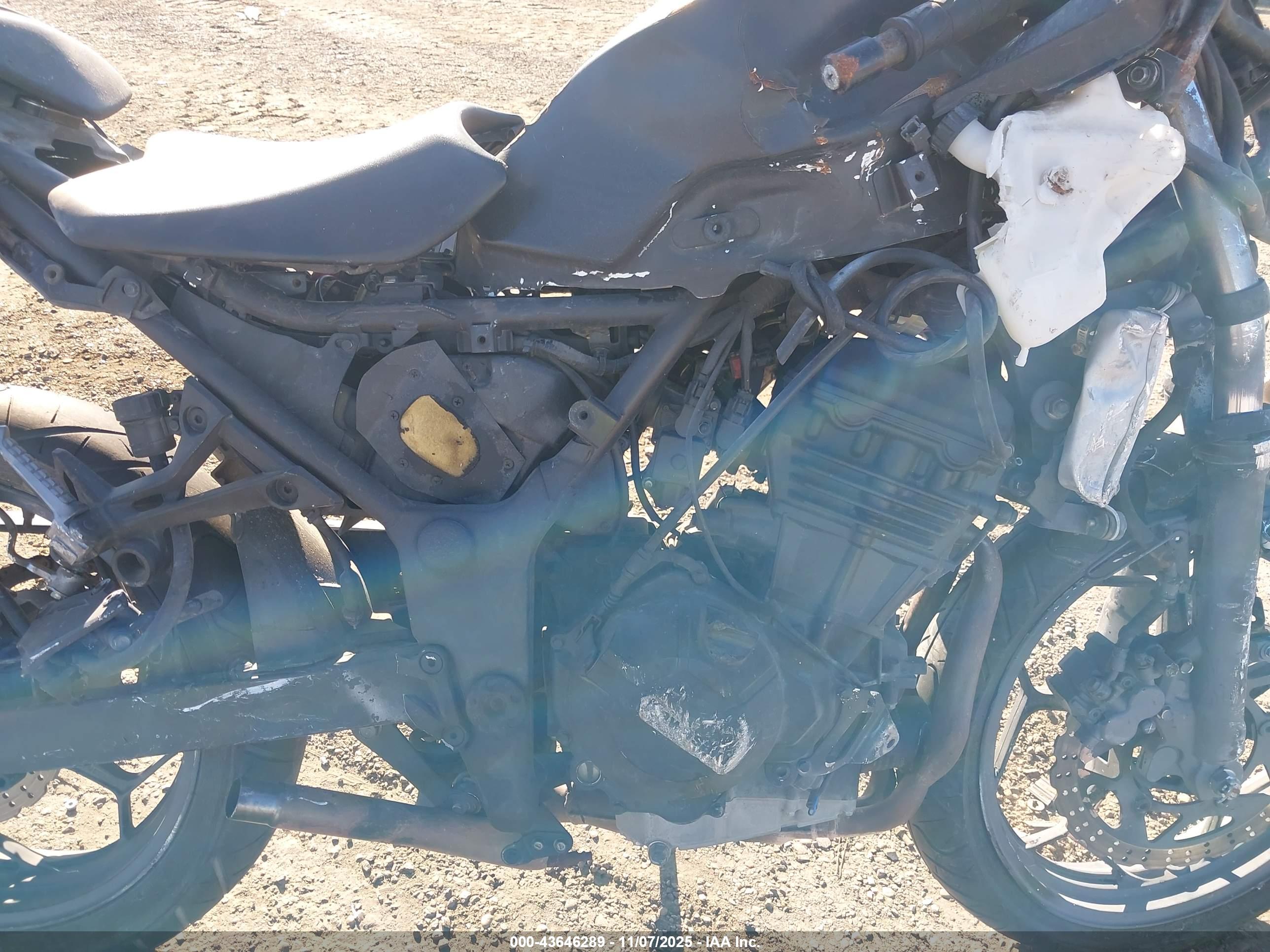 KAWASAKI EX300 image 9