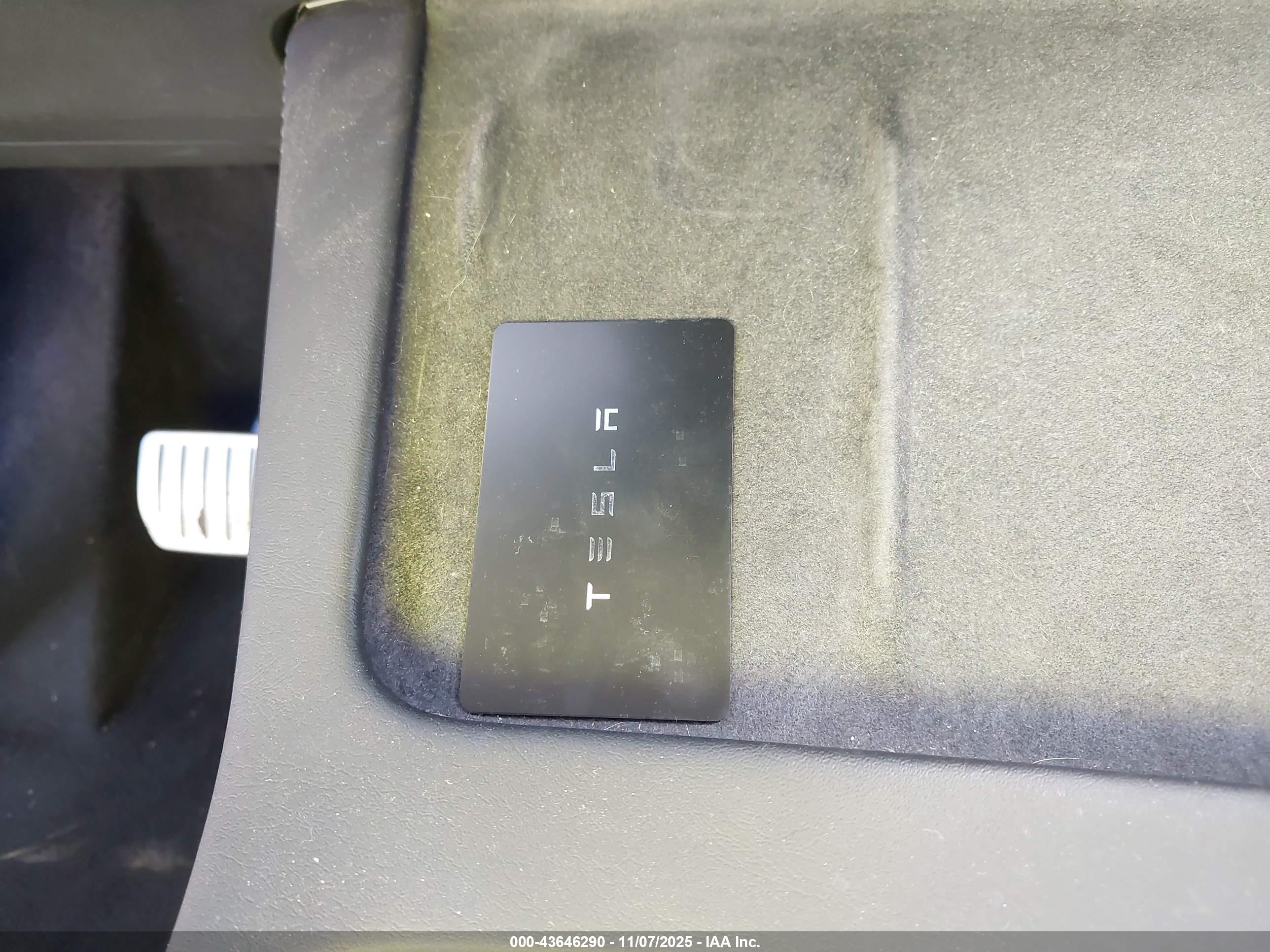 TESLA MODEL image 11