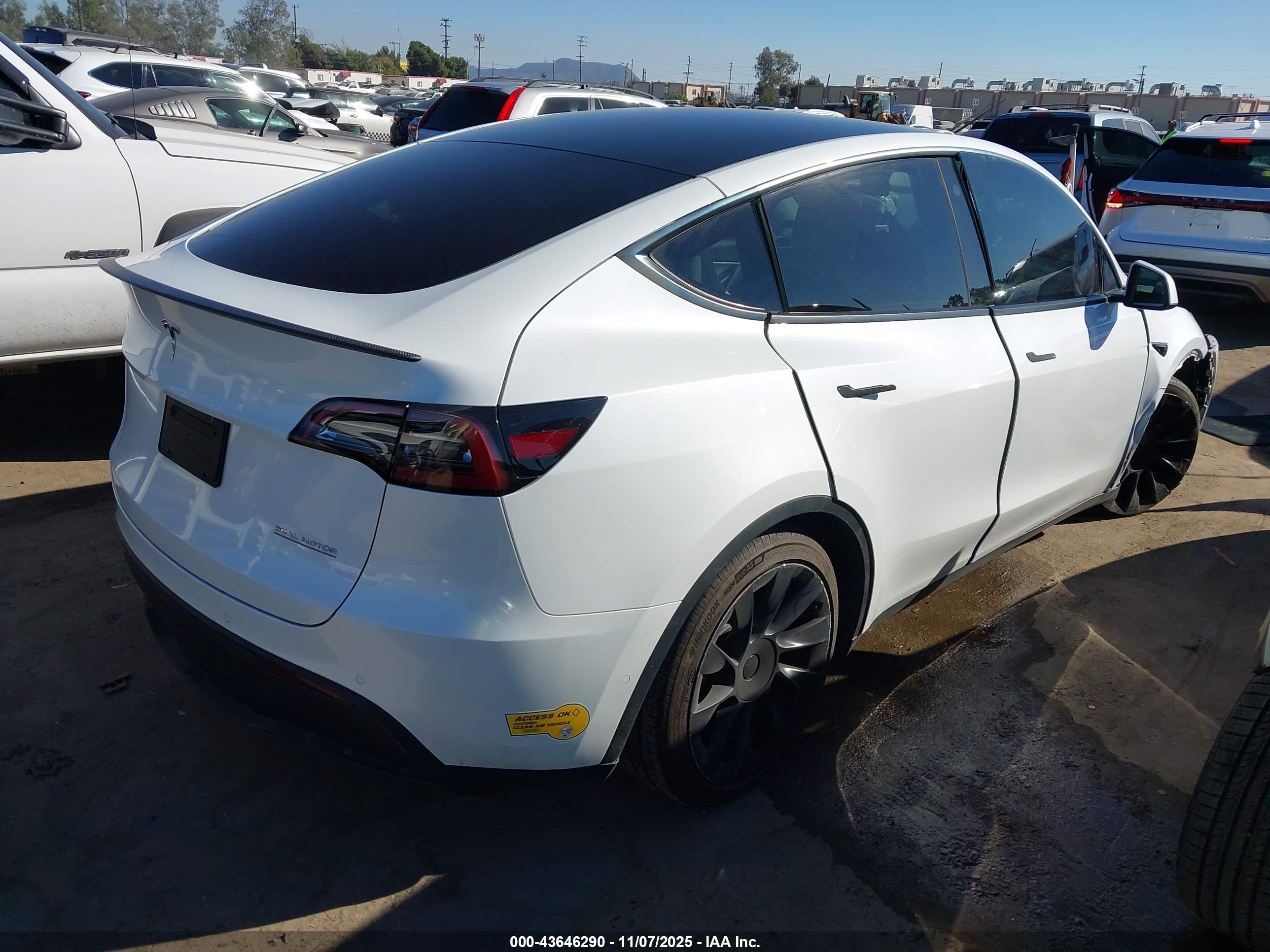 TESLA MODEL image 4