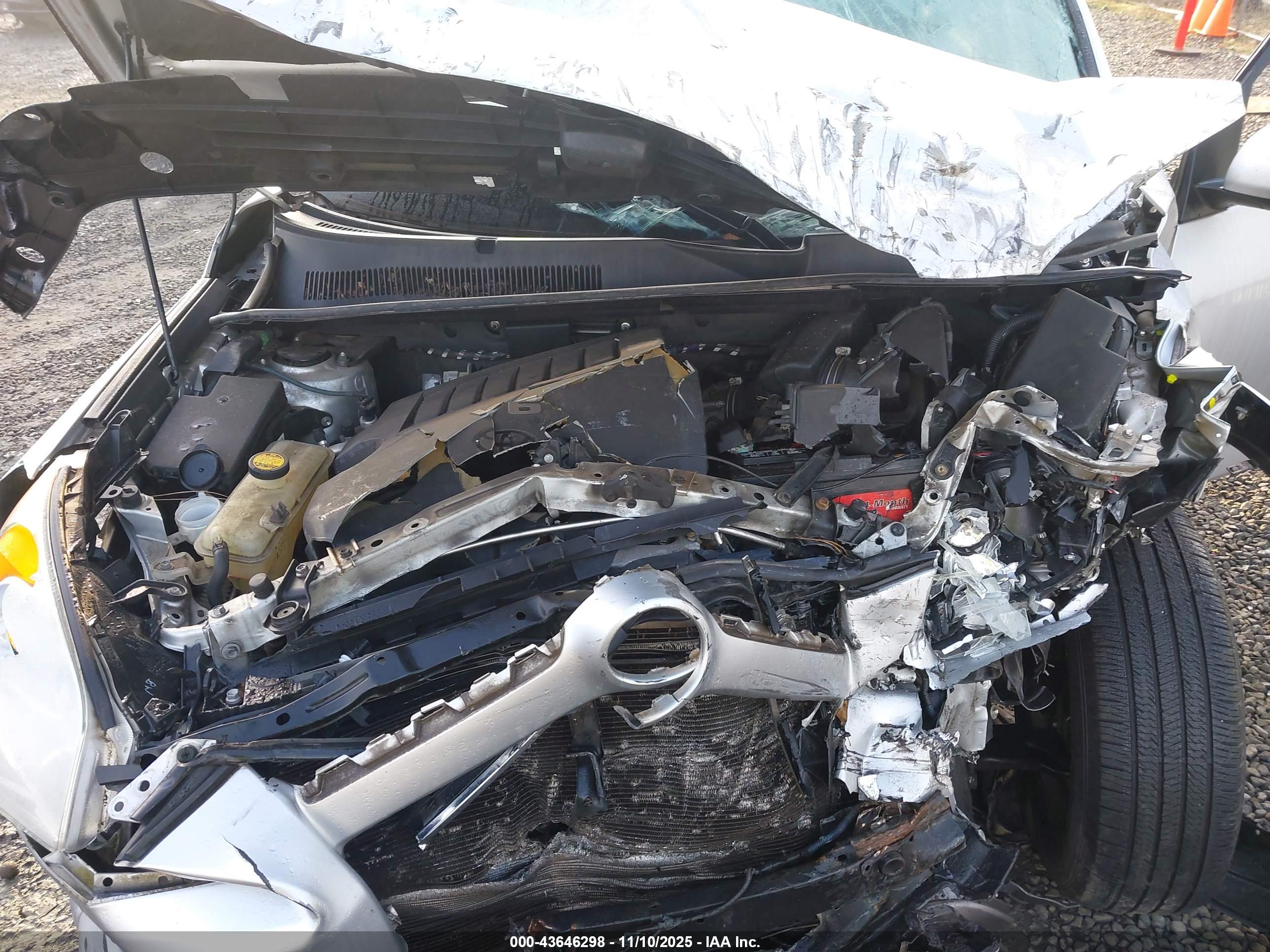TOYOTA RAV4 image 10