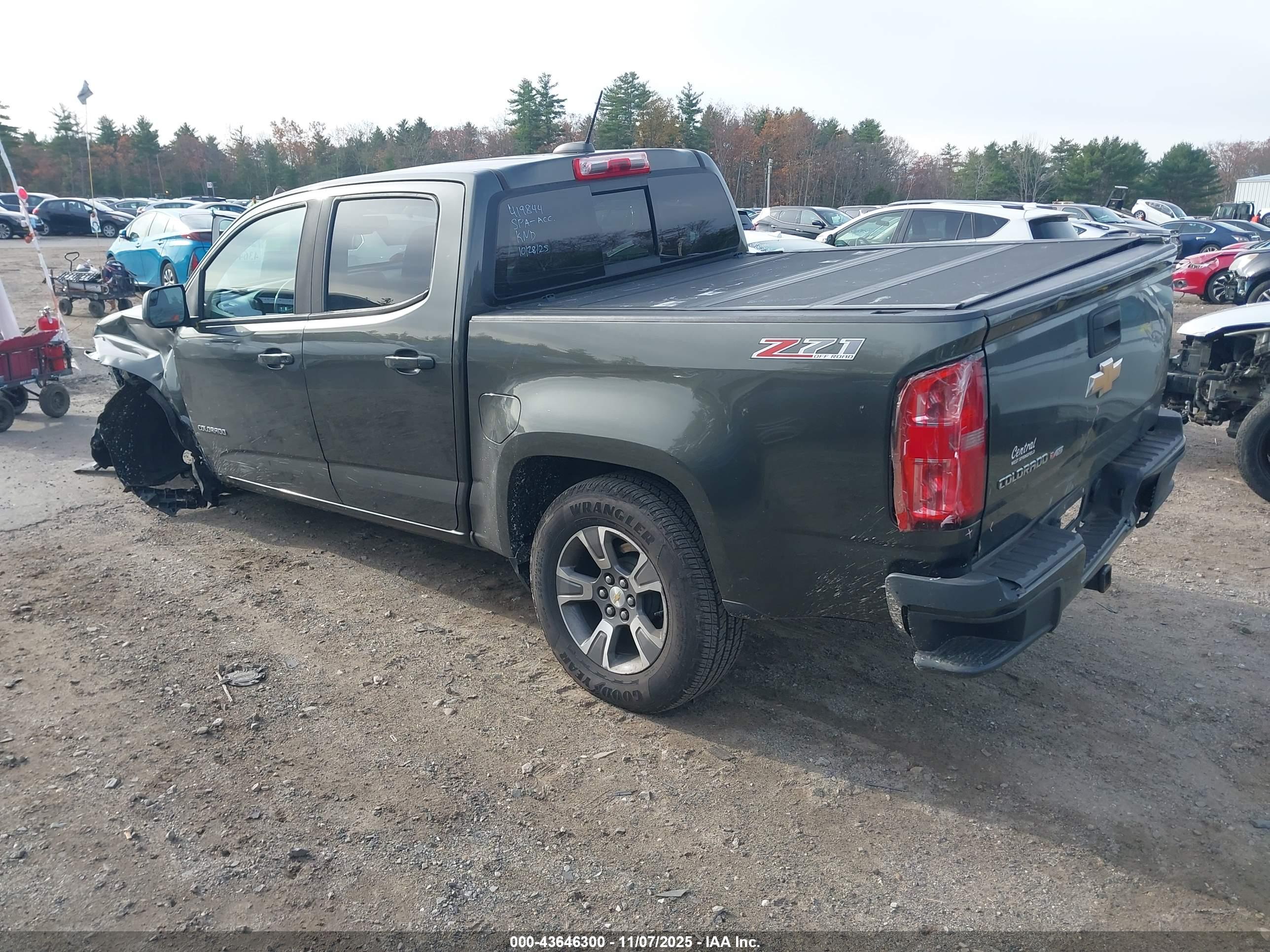 CHEVROLET COLORADO image 3