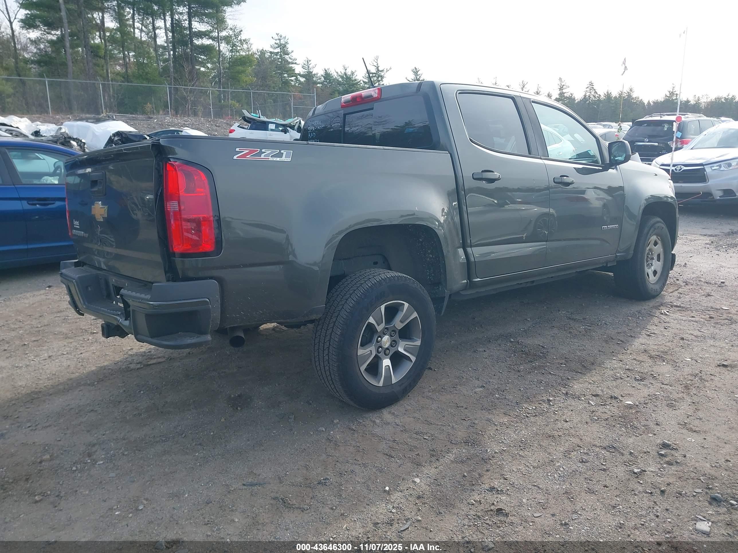 CHEVROLET COLORADO image 4