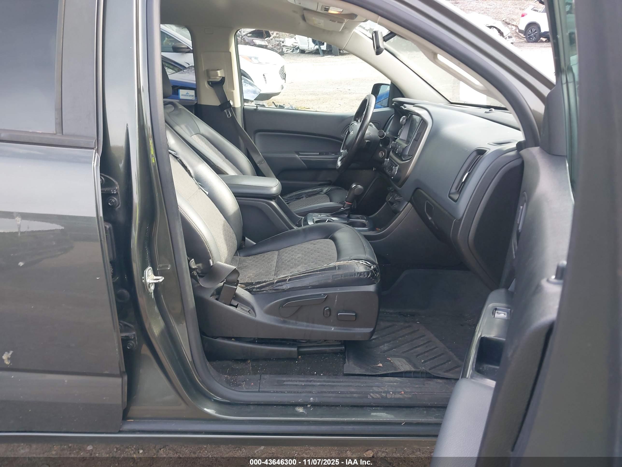 CHEVROLET COLORADO image 5