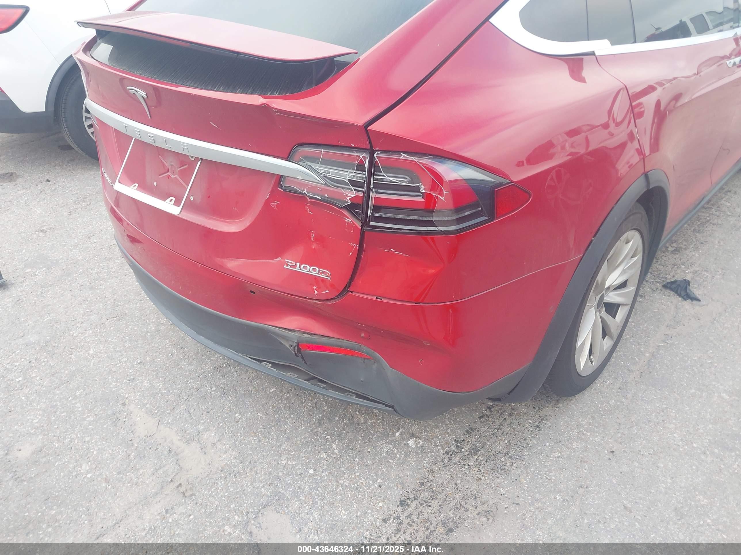 TESLA MODEL image 6