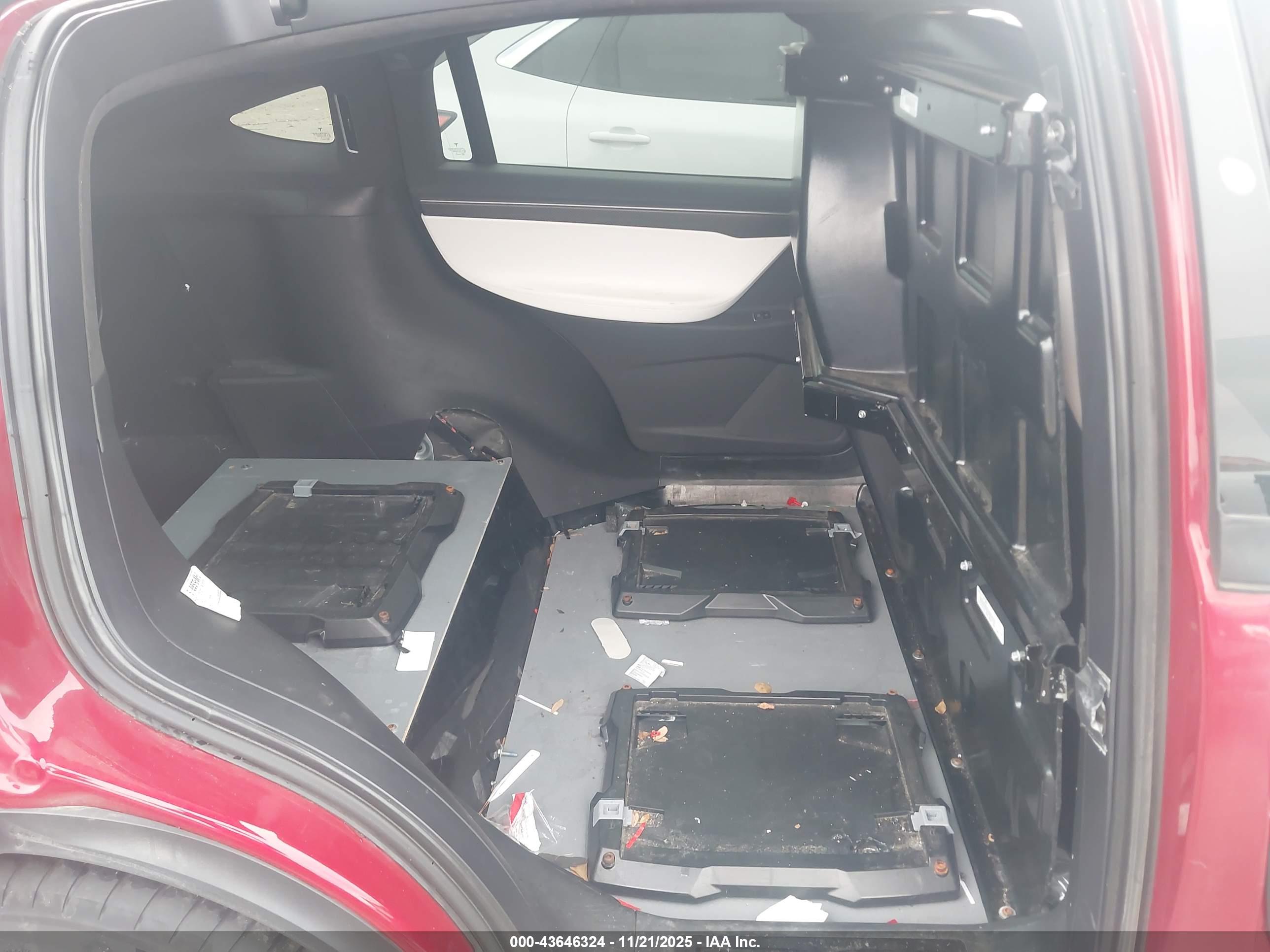 TESLA MODEL image 8