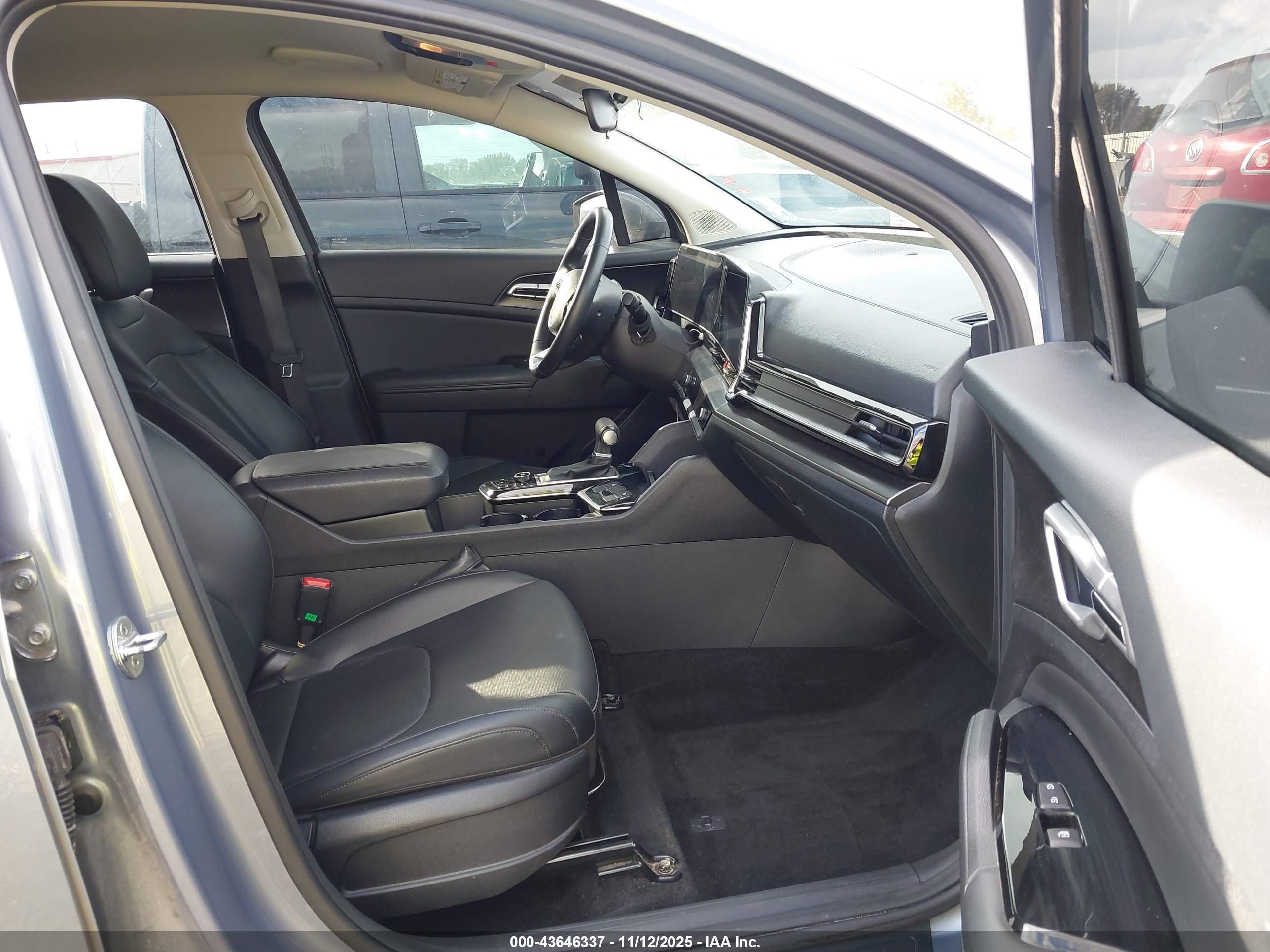 KIA SPORTAGE image 5