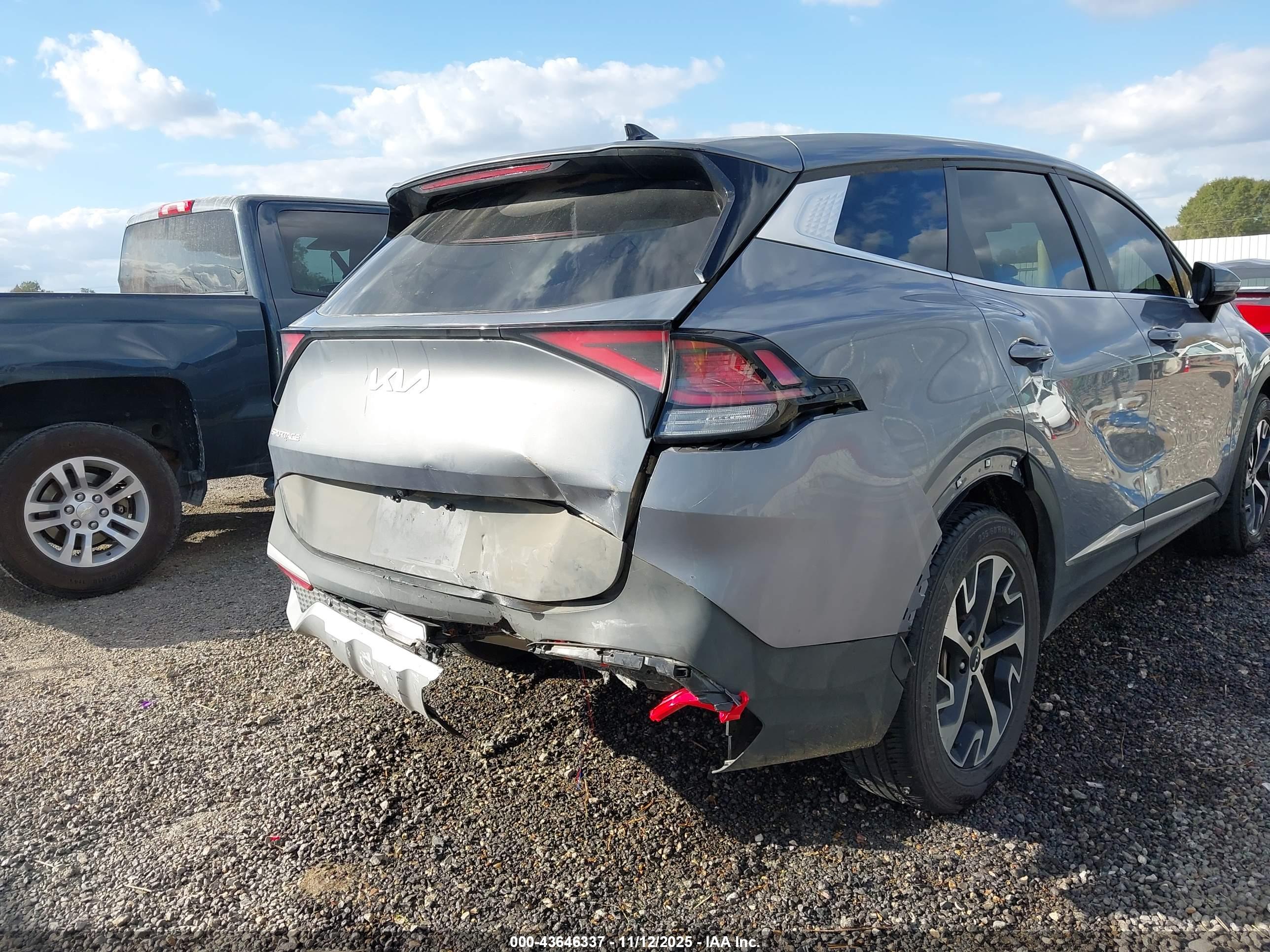 KIA SPORTAGE image 6