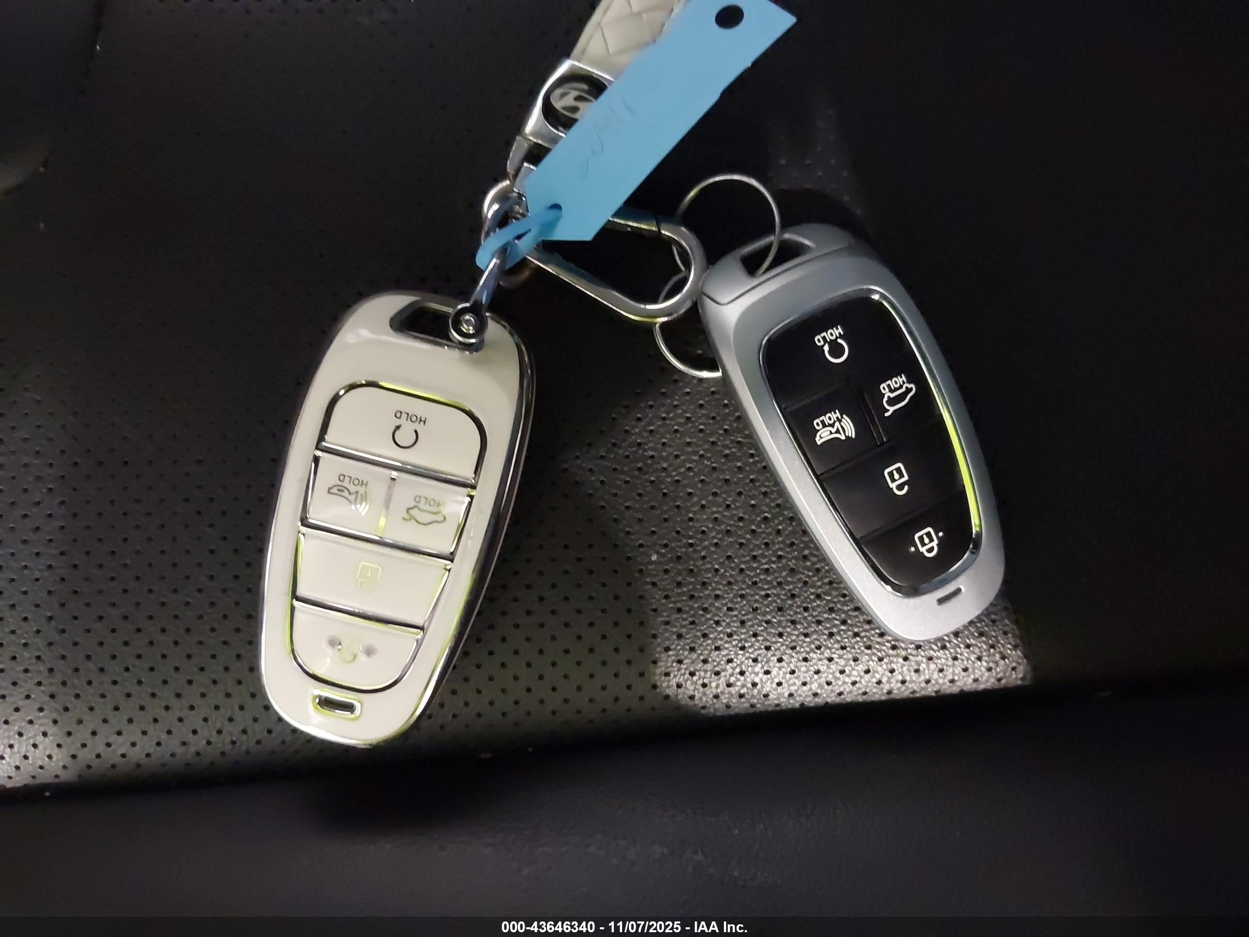 HYUNDAI SANTA image 11