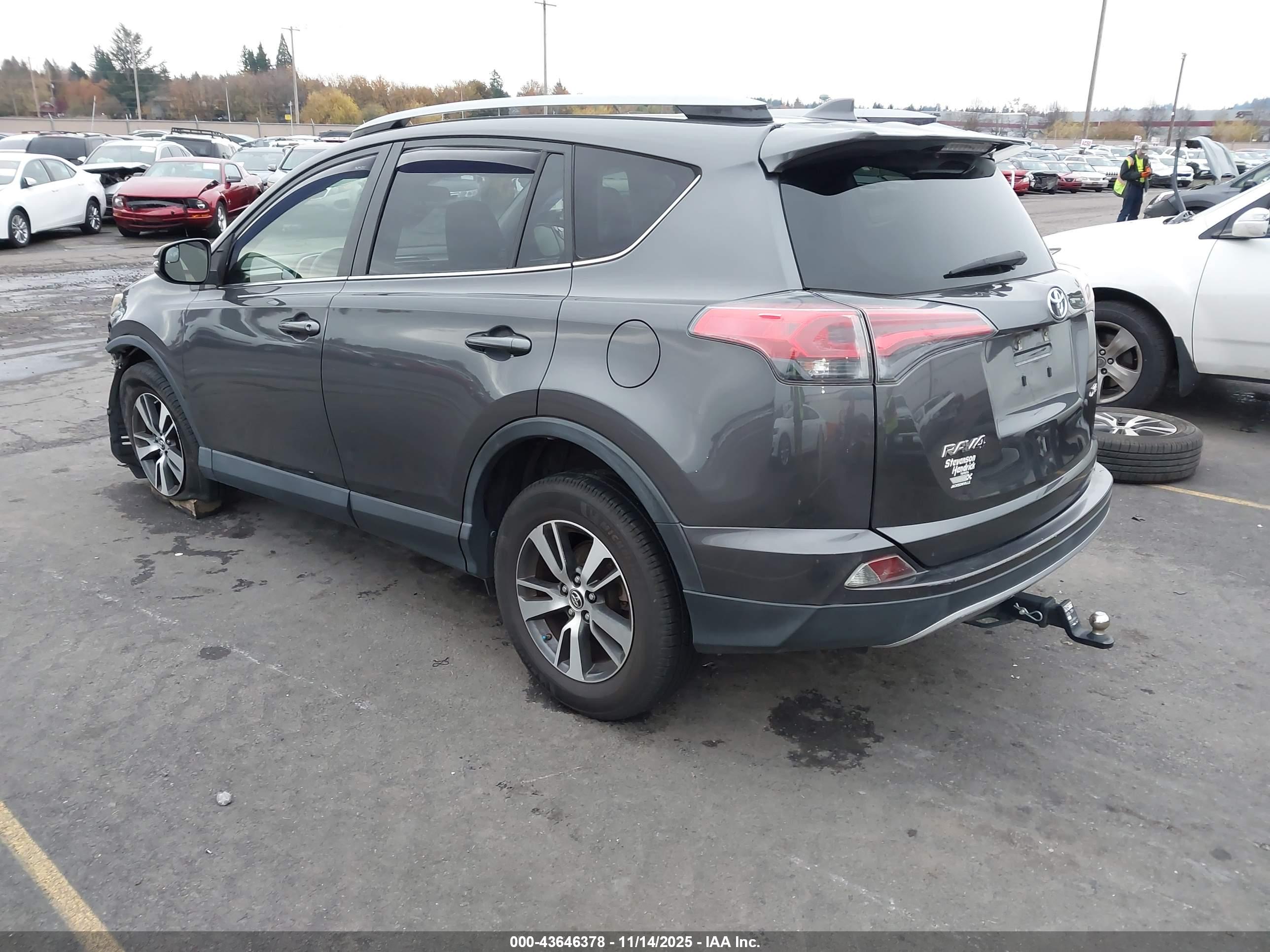 TOYOTA RAV4 image 3