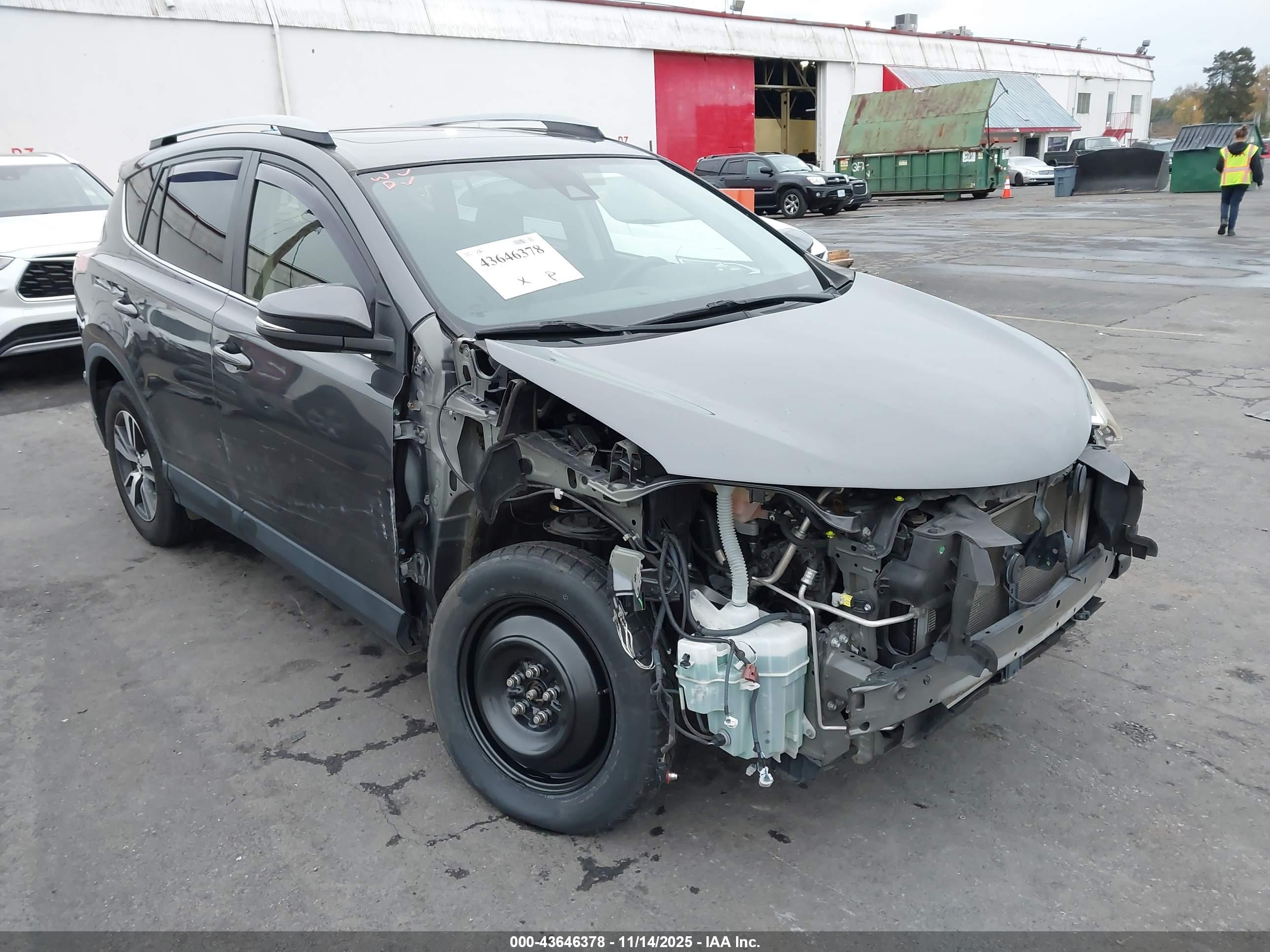 TOYOTA RAV4 image 6