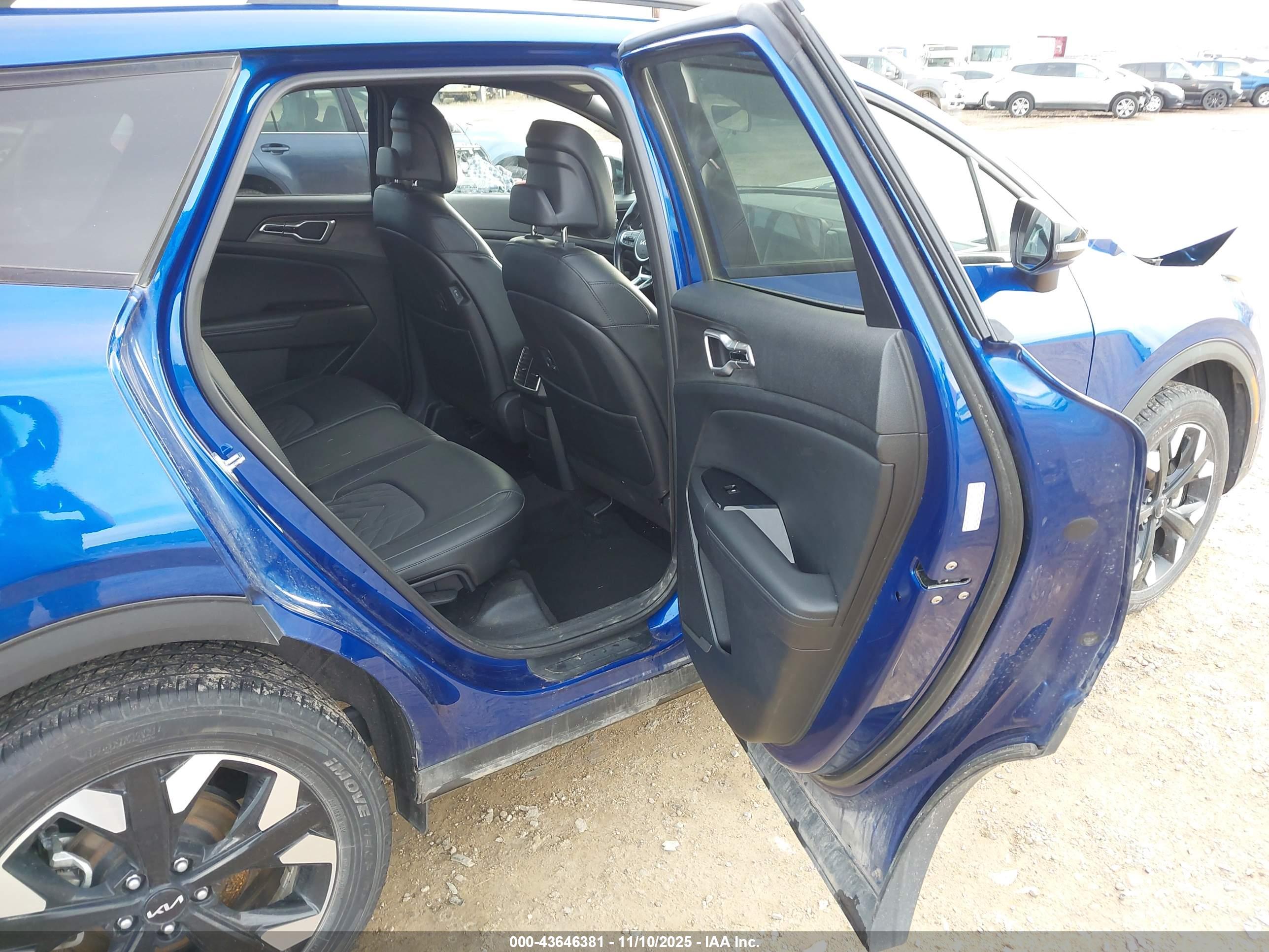 KIA SPORTAGE image 8