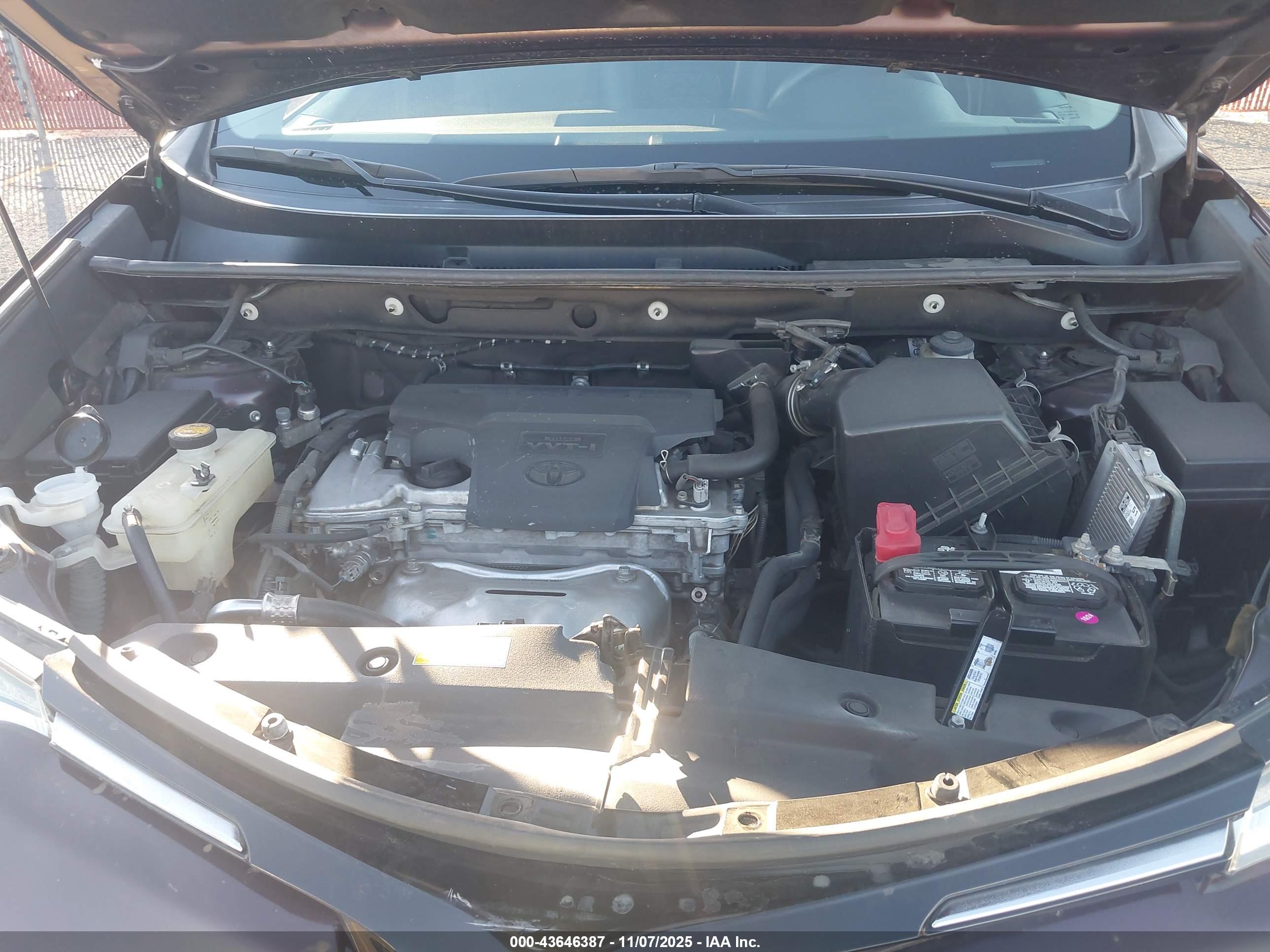 TOYOTA RAV4 image 10