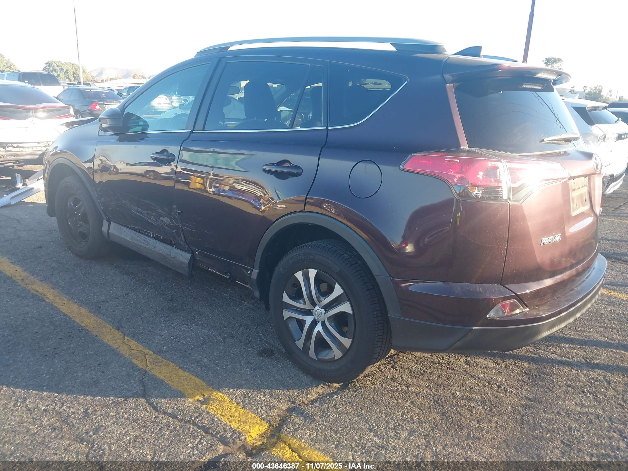 TOYOTA RAV4 image 3