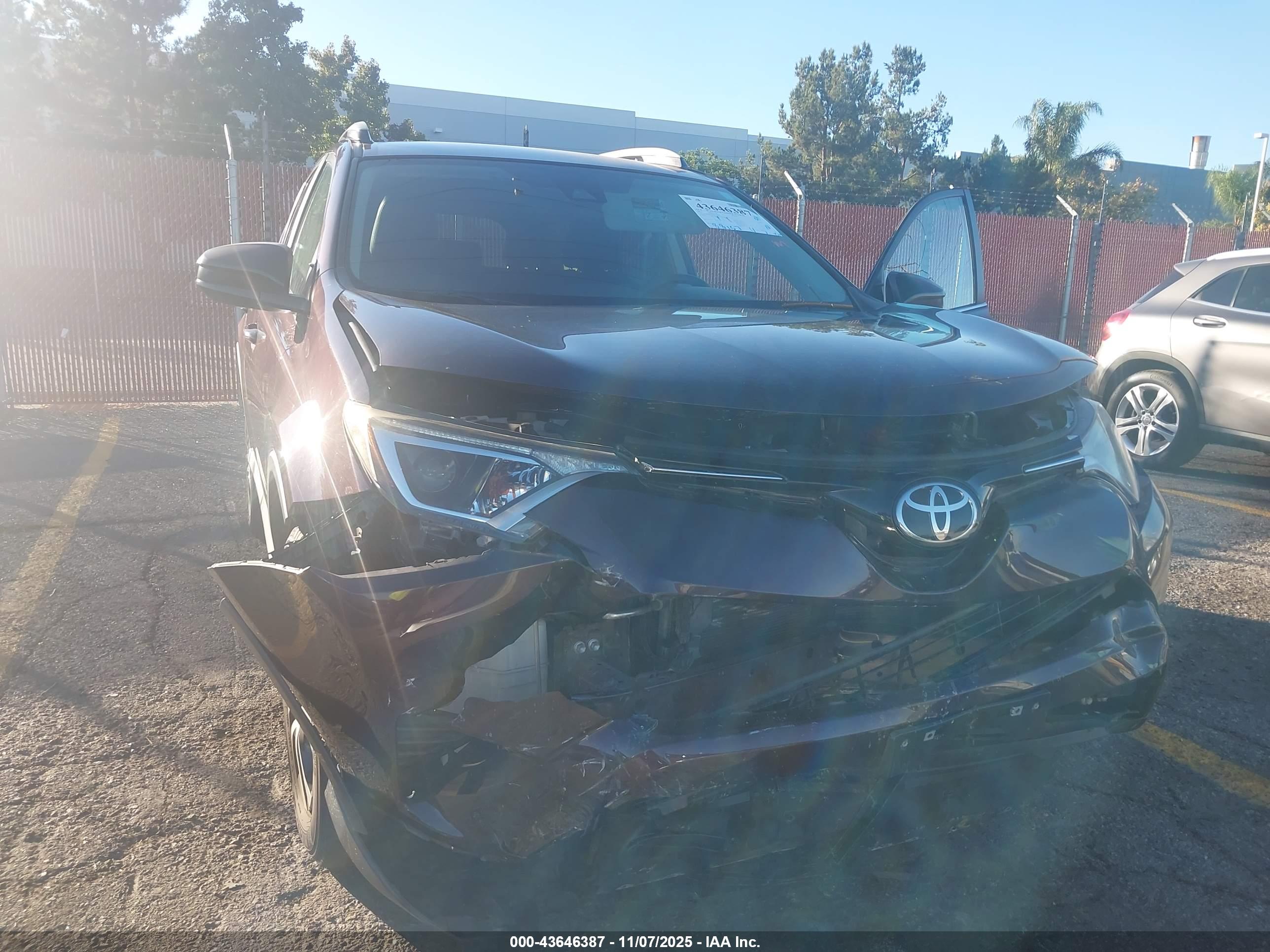 TOYOTA RAV4 image 6