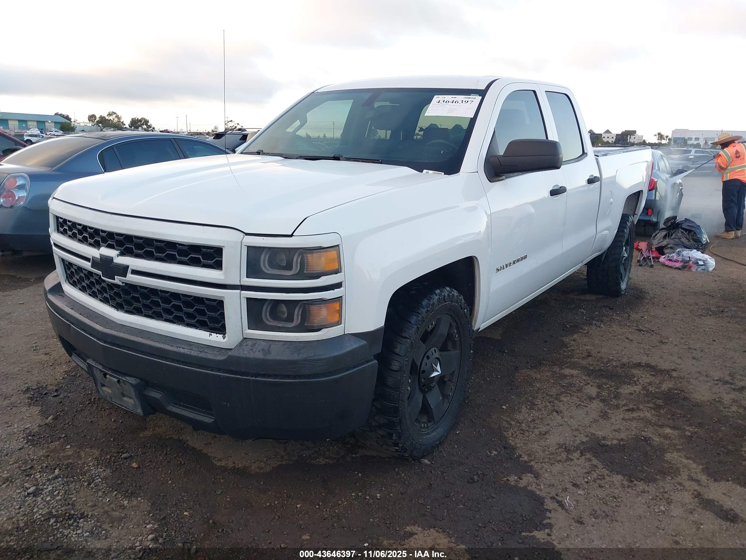 CHEVROLET SILVERADO image 2
