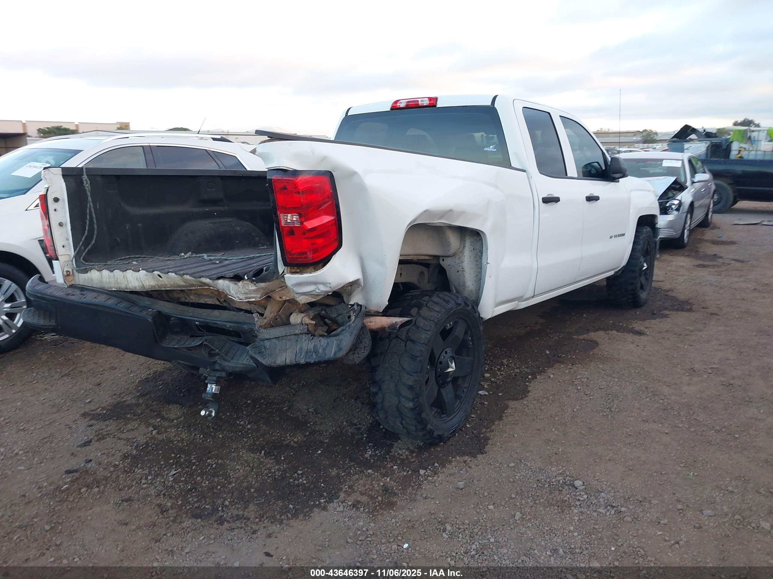 CHEVROLET SILVERADO image 4