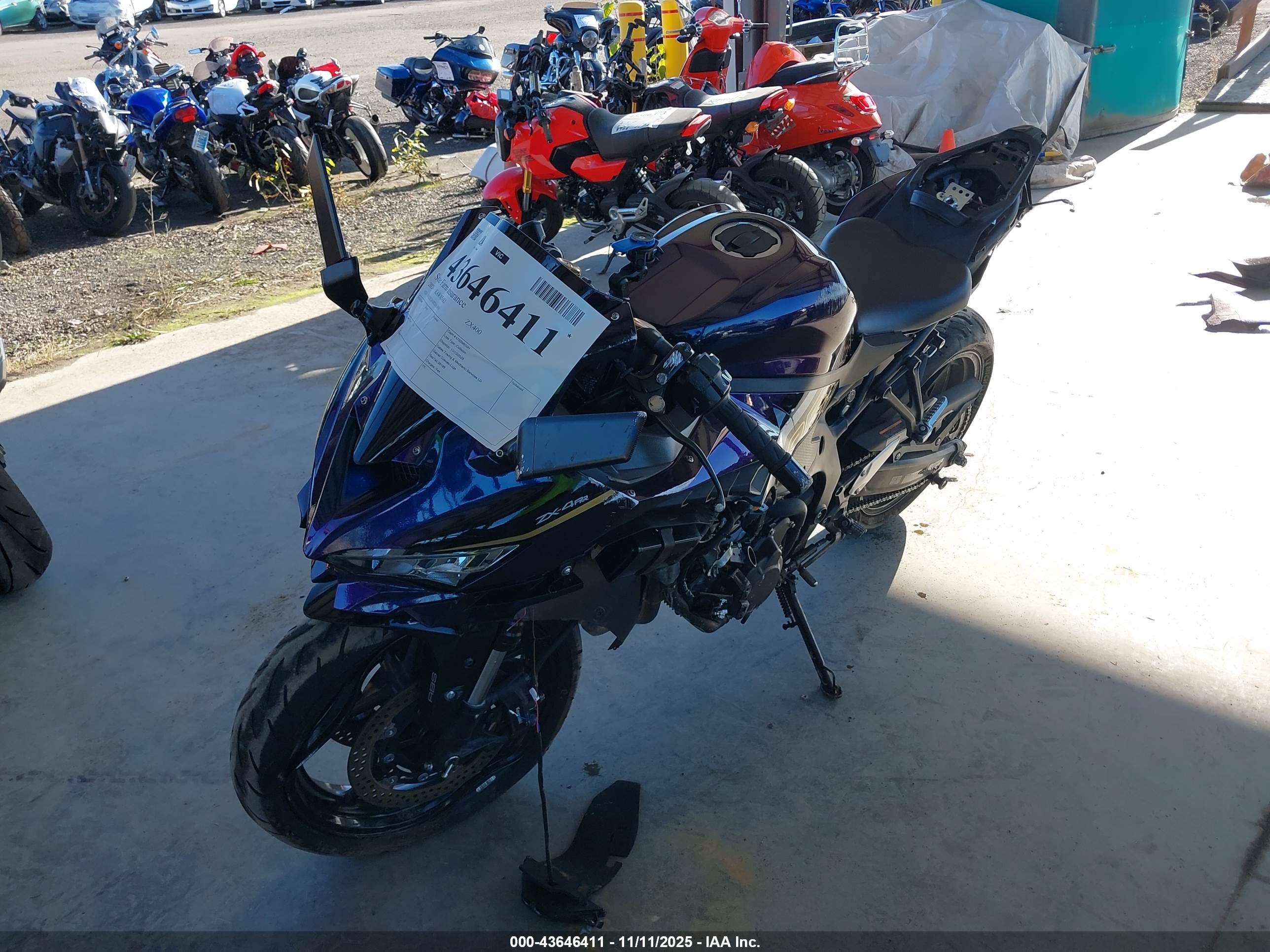 KAWASAKI ZX400 image 2