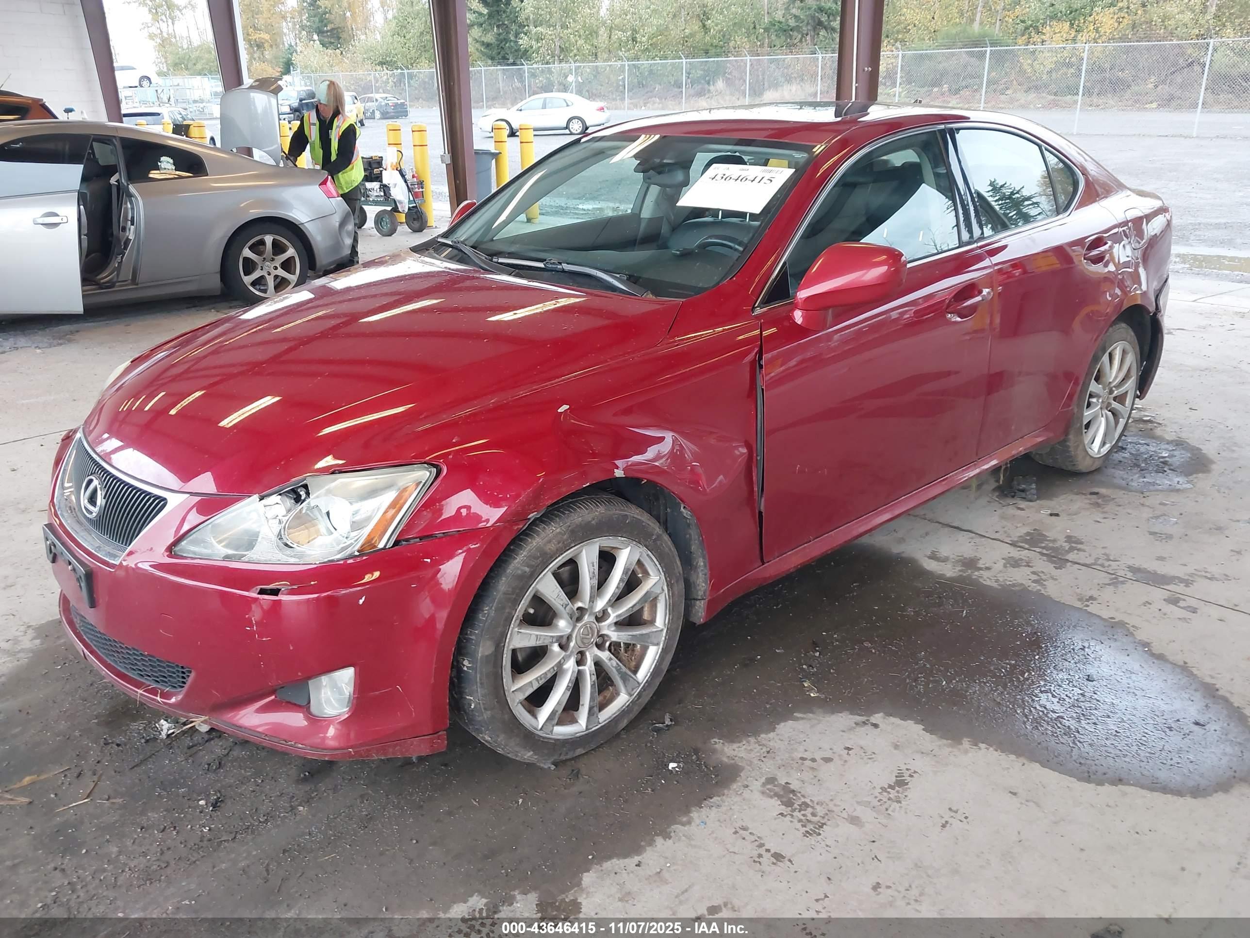 LEXUS IS image 2