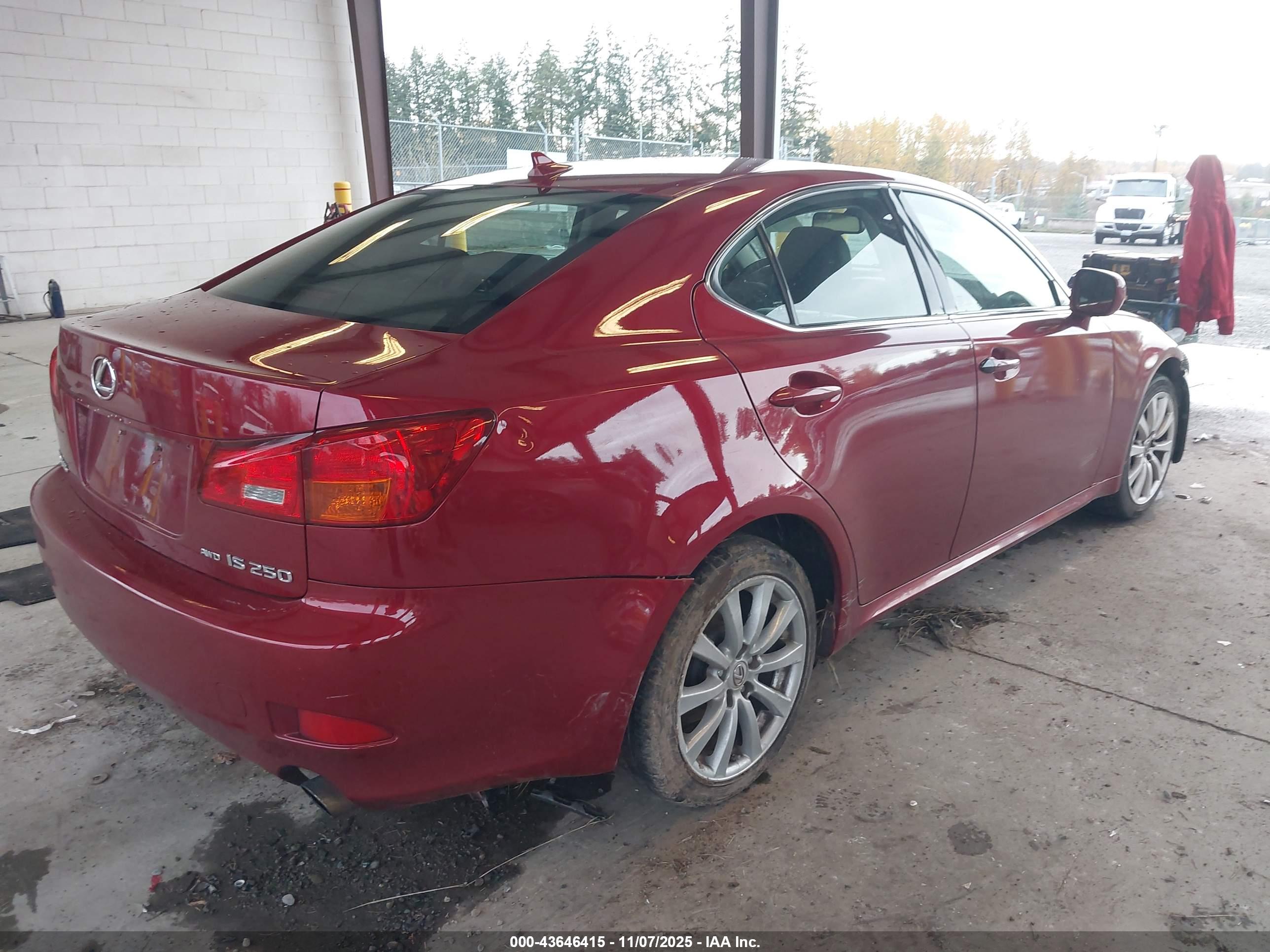LEXUS IS image 4