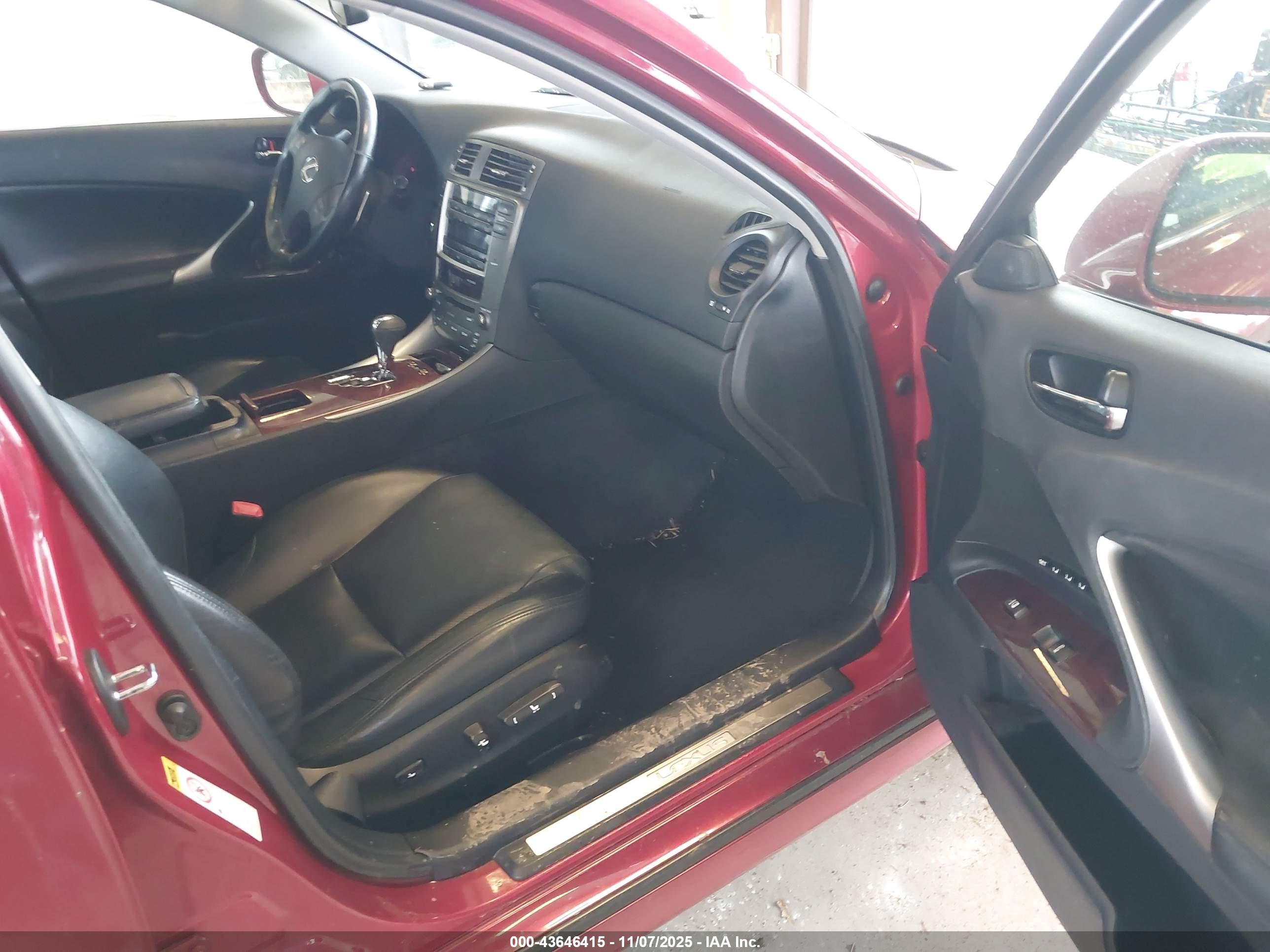 LEXUS IS image 5