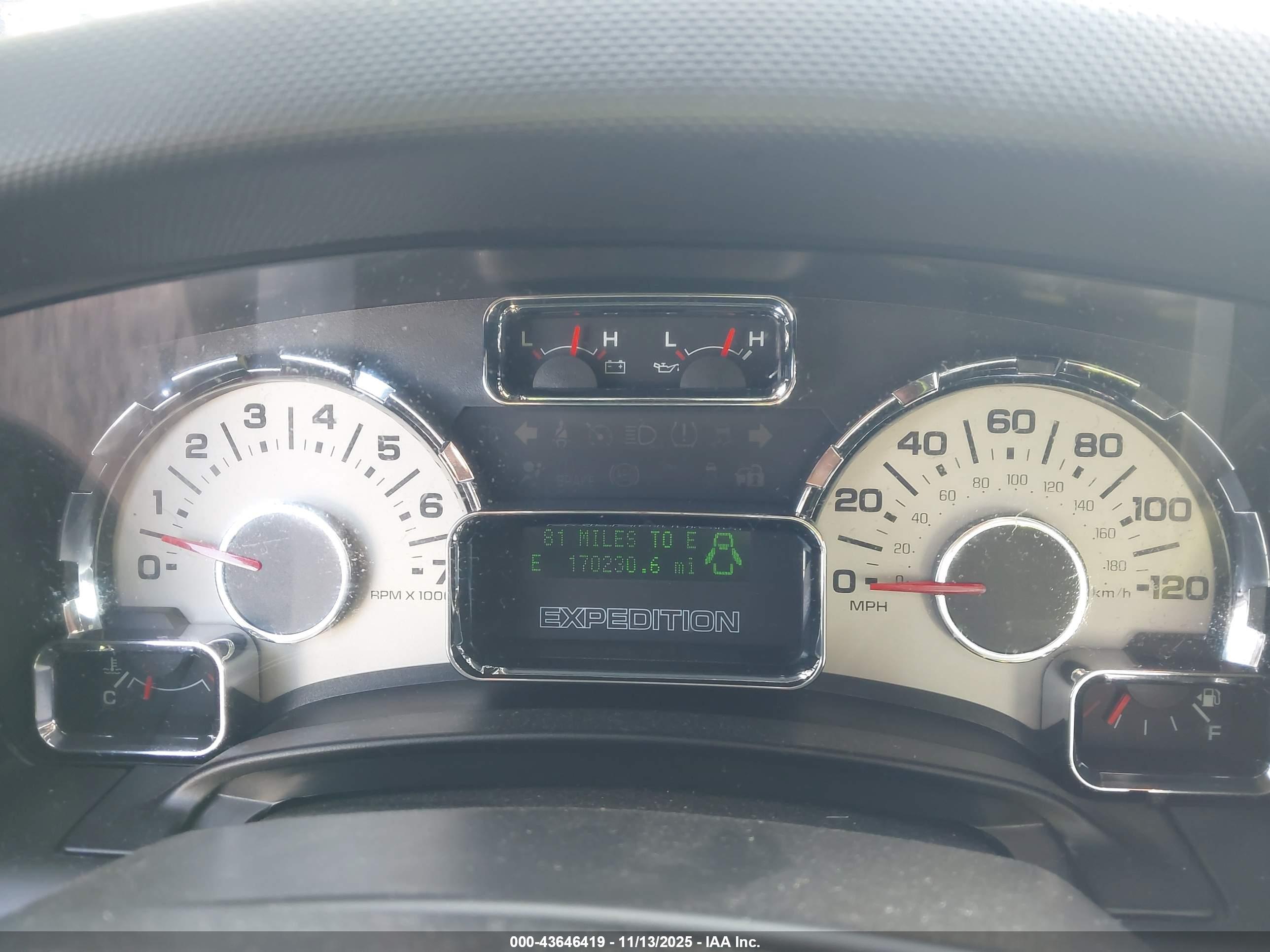 FORD EXPEDITION image 7