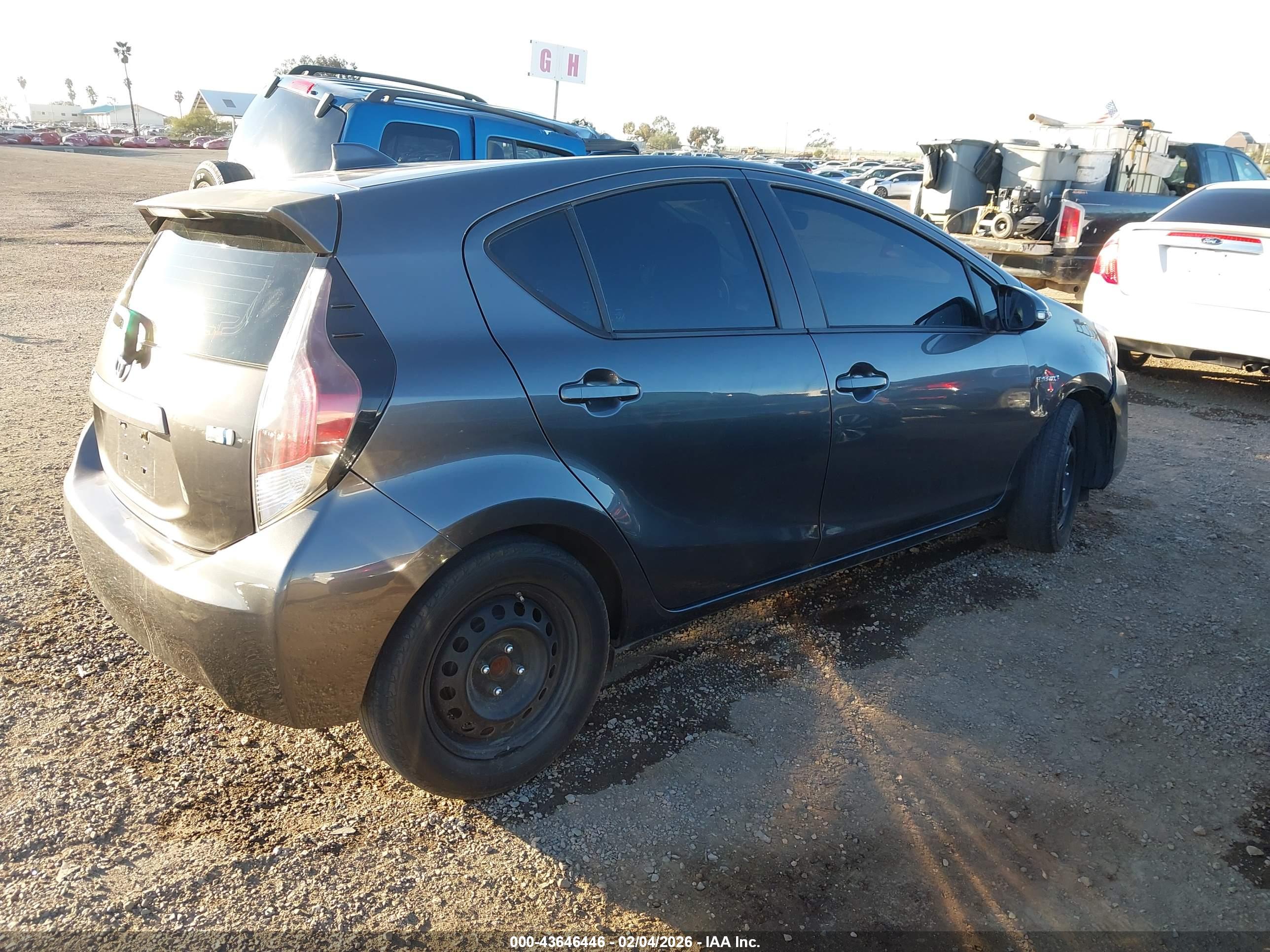 TOYOTA PRIUS image 4
