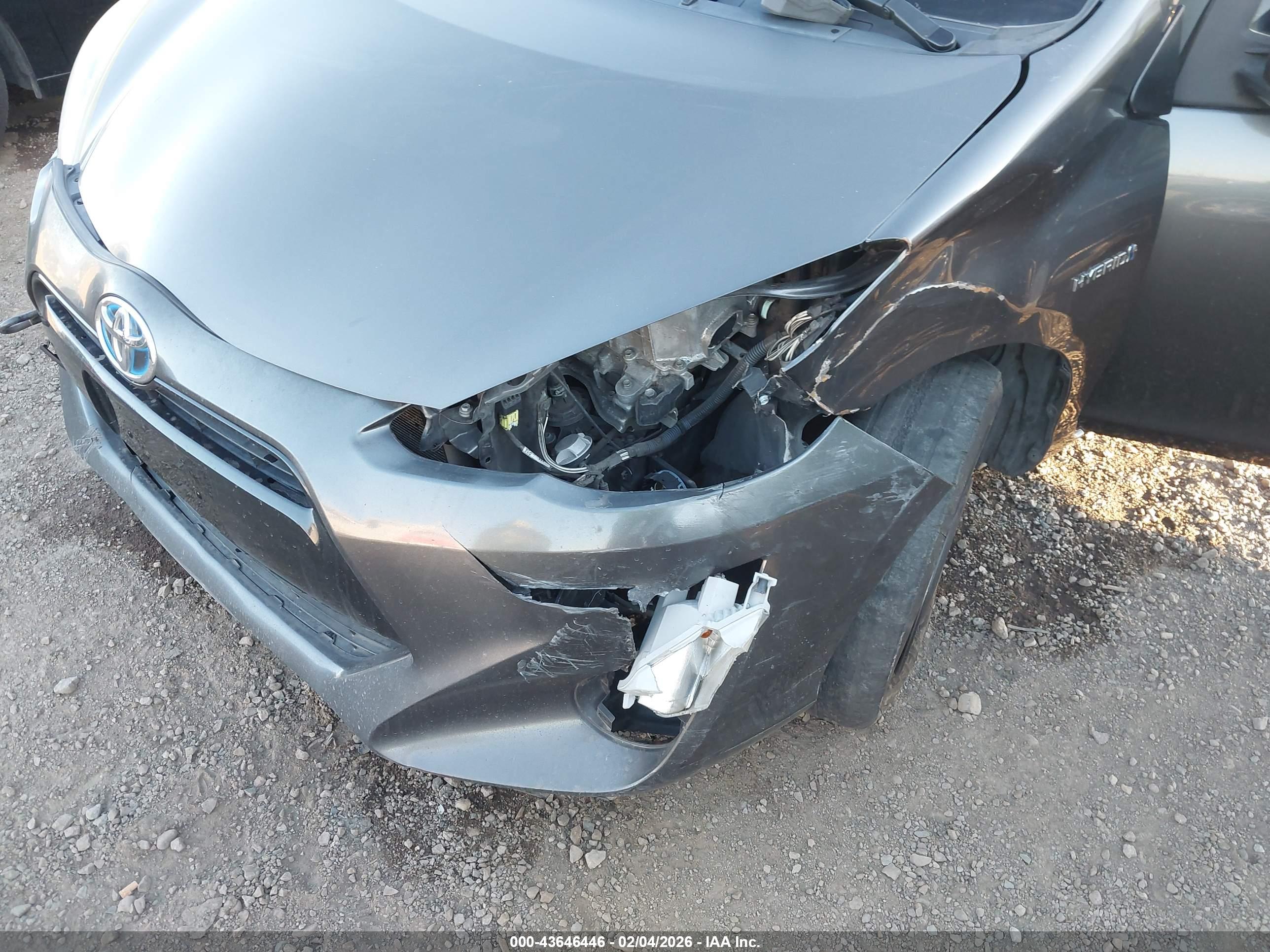 TOYOTA PRIUS image 6