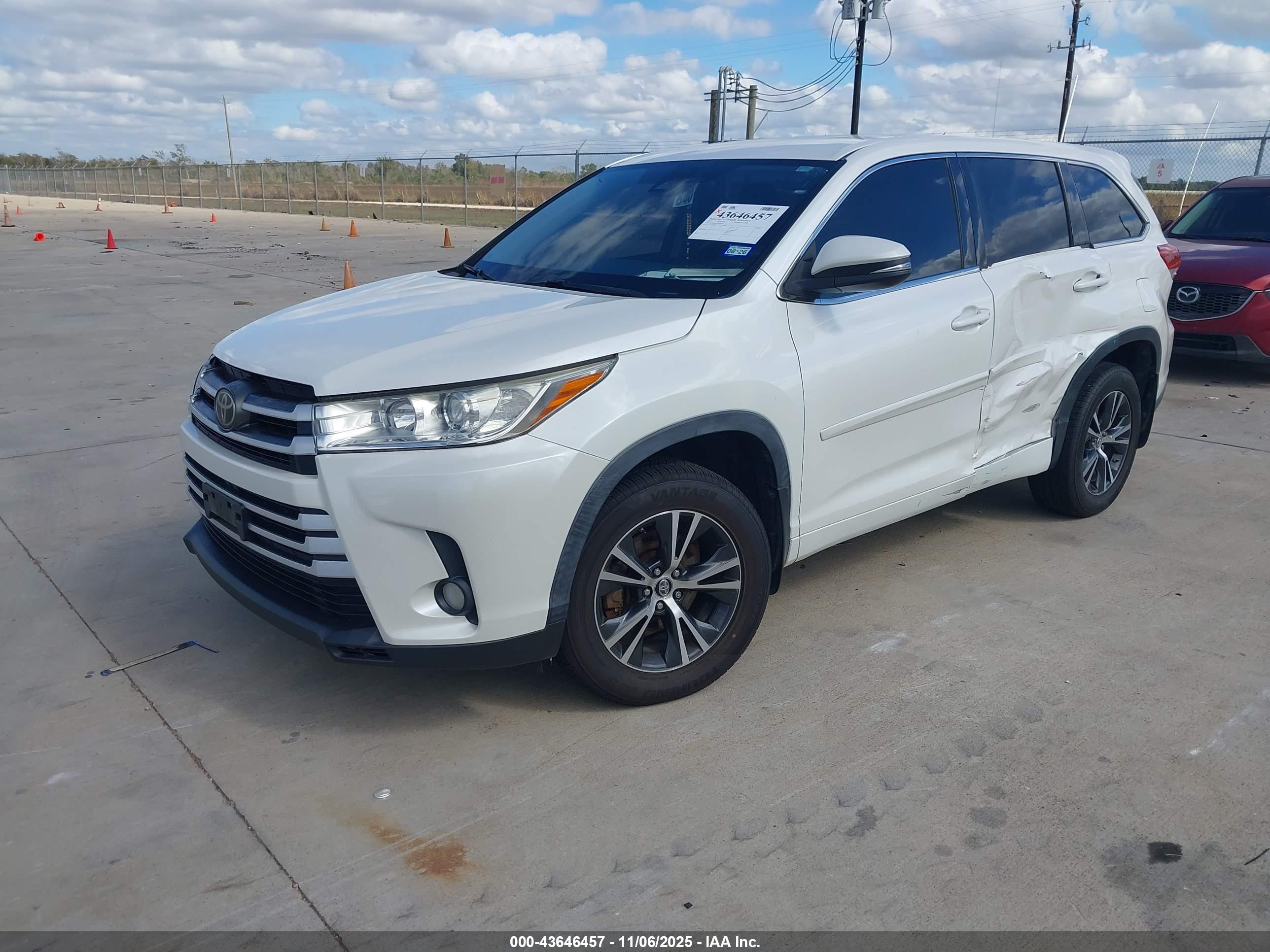 TOYOTA HIGHLANDER image 2