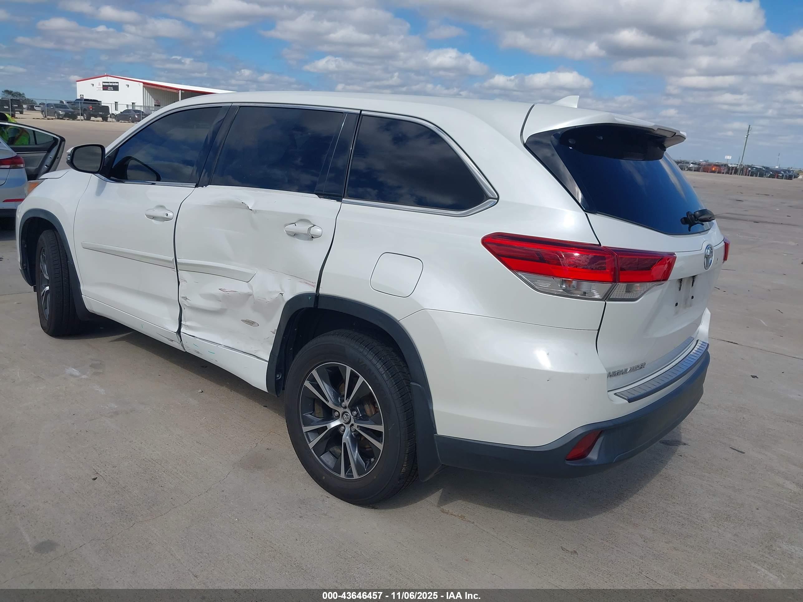 TOYOTA HIGHLANDER image 3