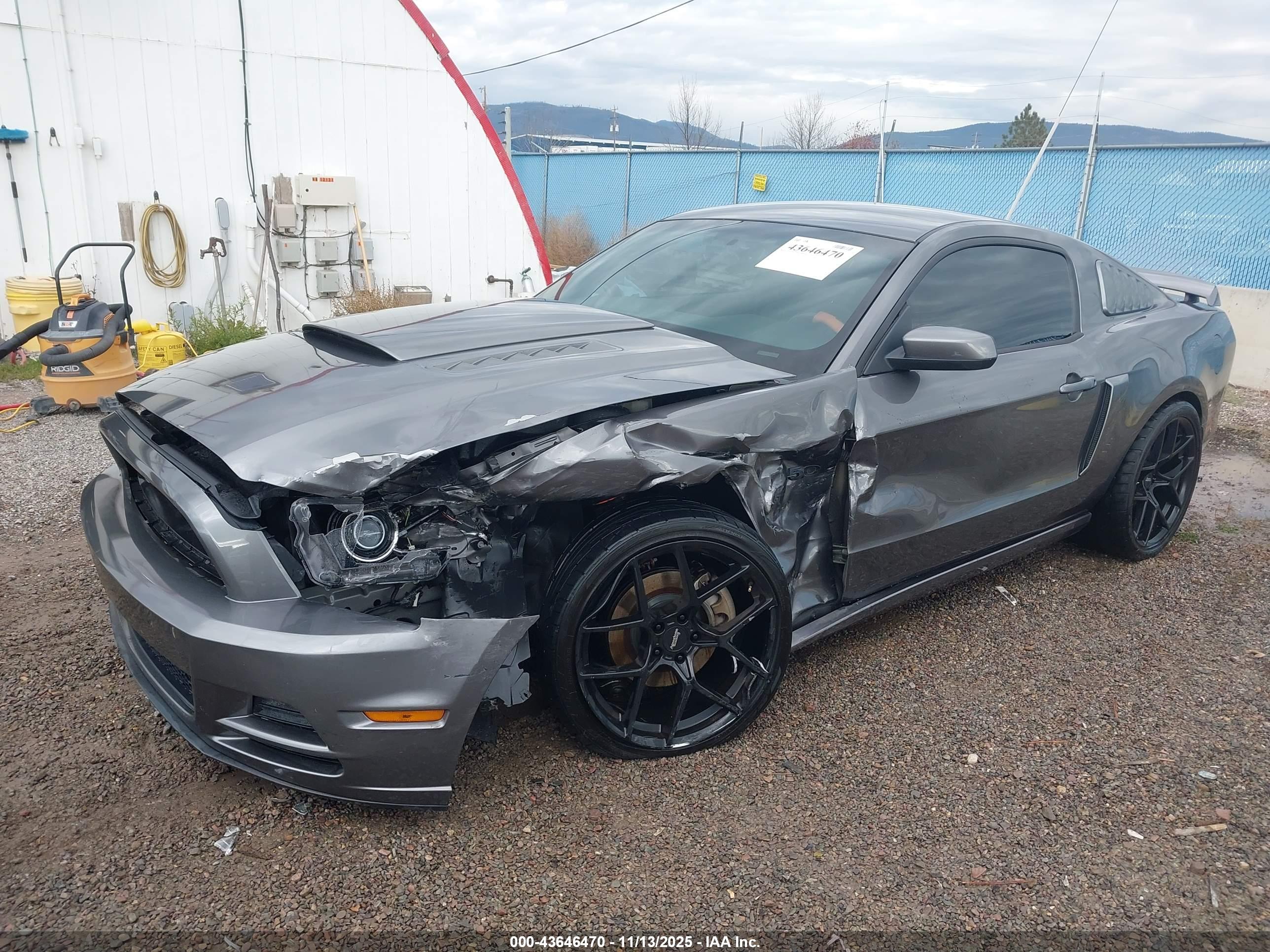 FORD MUSTANG image 2