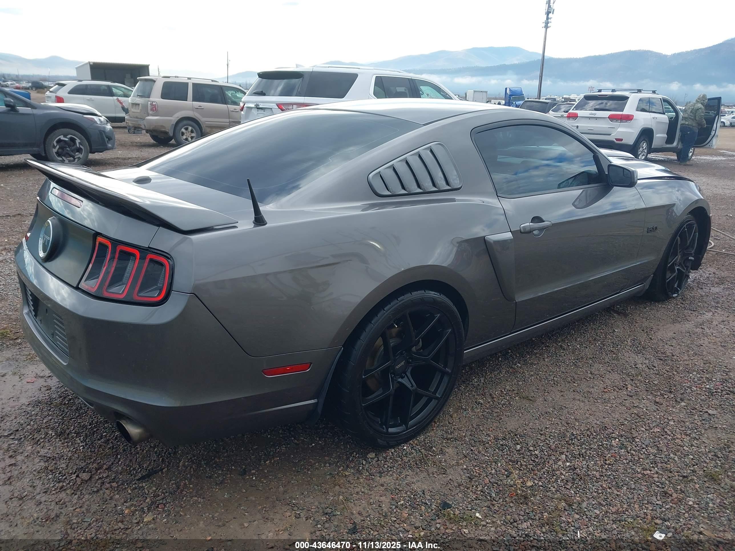FORD MUSTANG image 4
