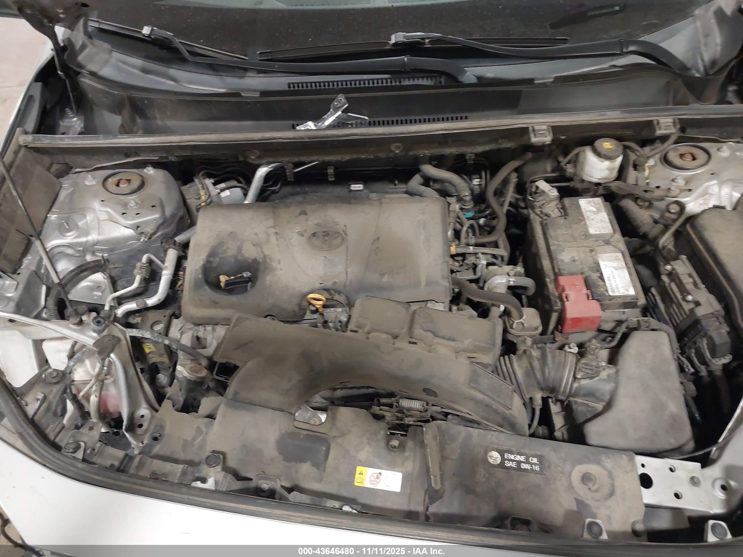 TOYOTA RAV4 image 10