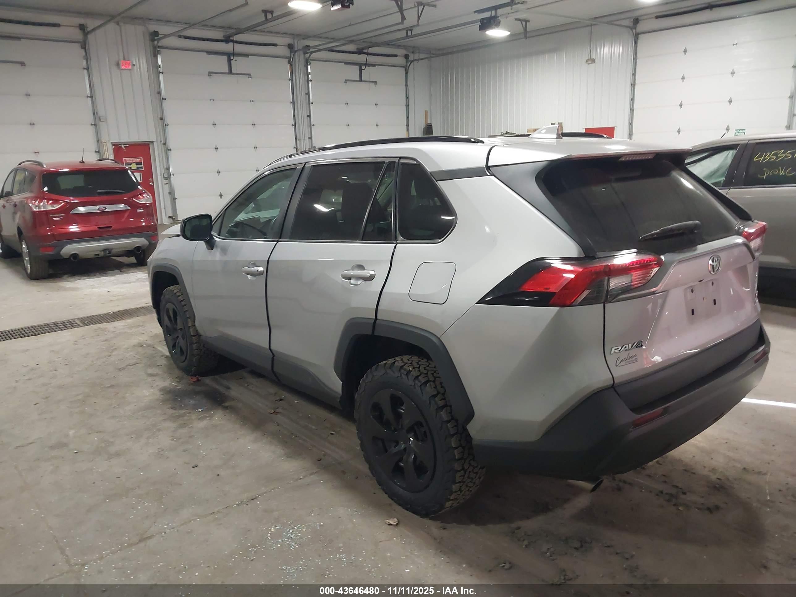 TOYOTA RAV4 image 3