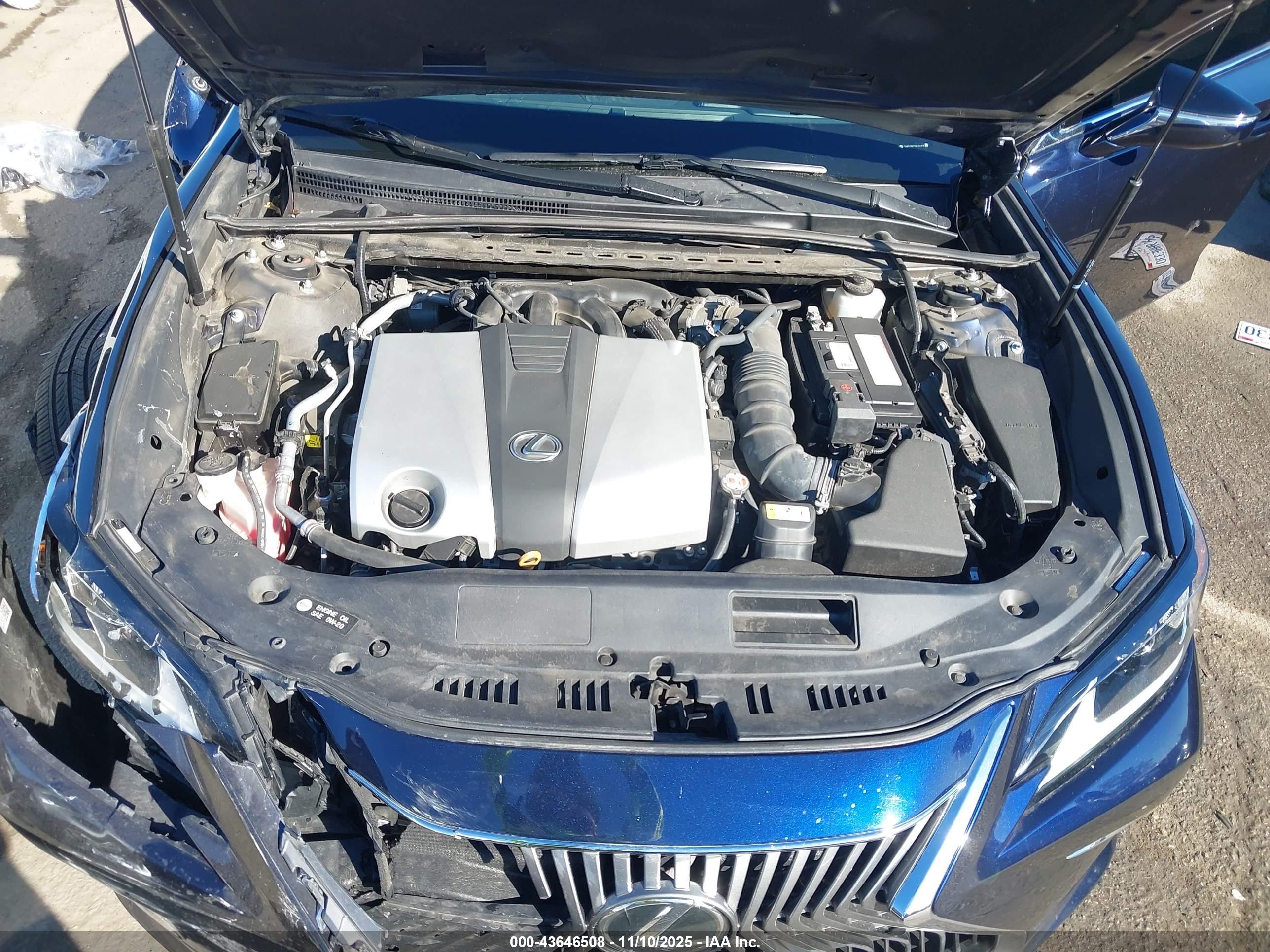 LEXUS ES image 10