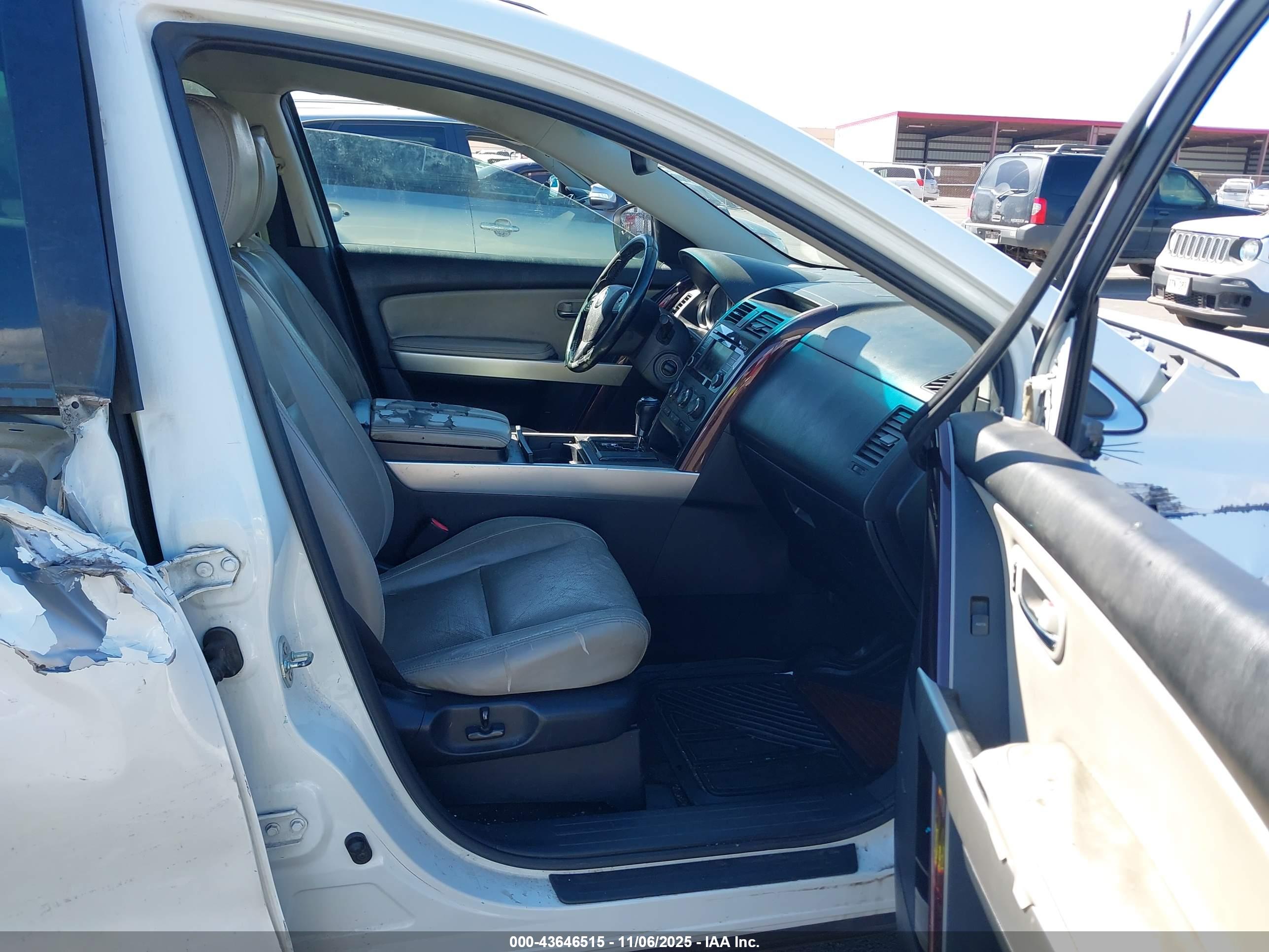 MAZDA CX-9 image 5