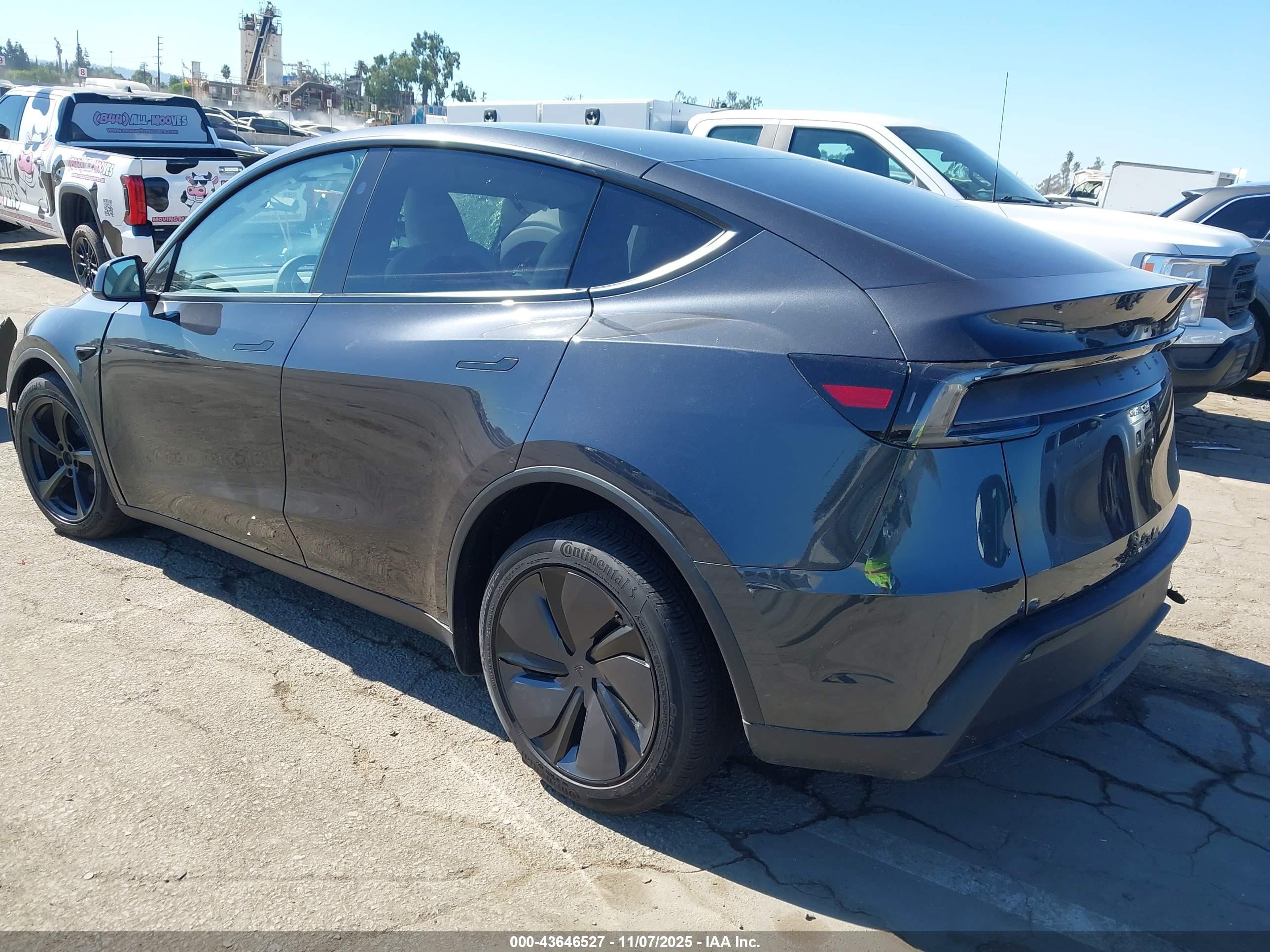 TESLA MODEL image 3