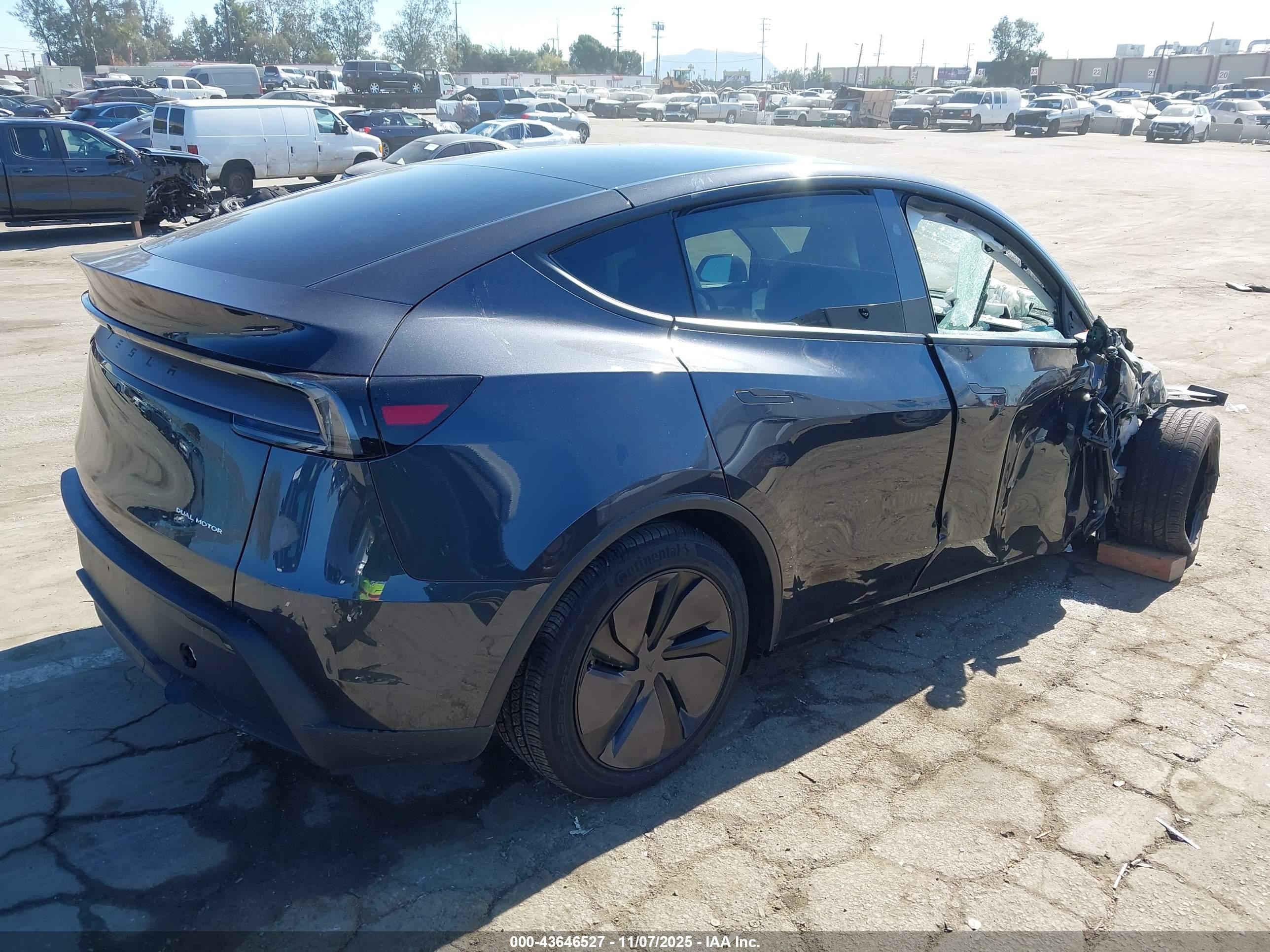 TESLA MODEL image 4