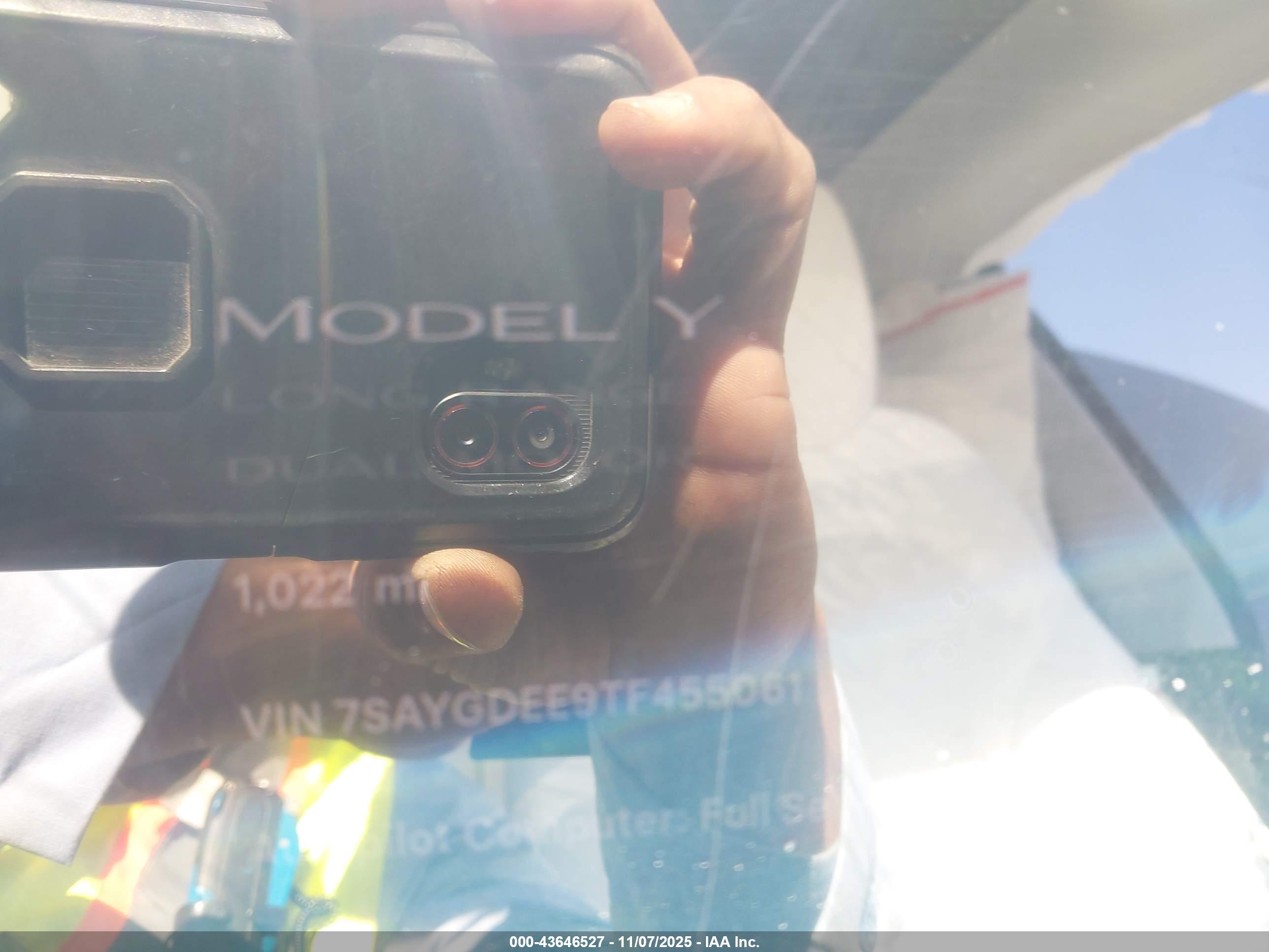 TESLA MODEL image 7
