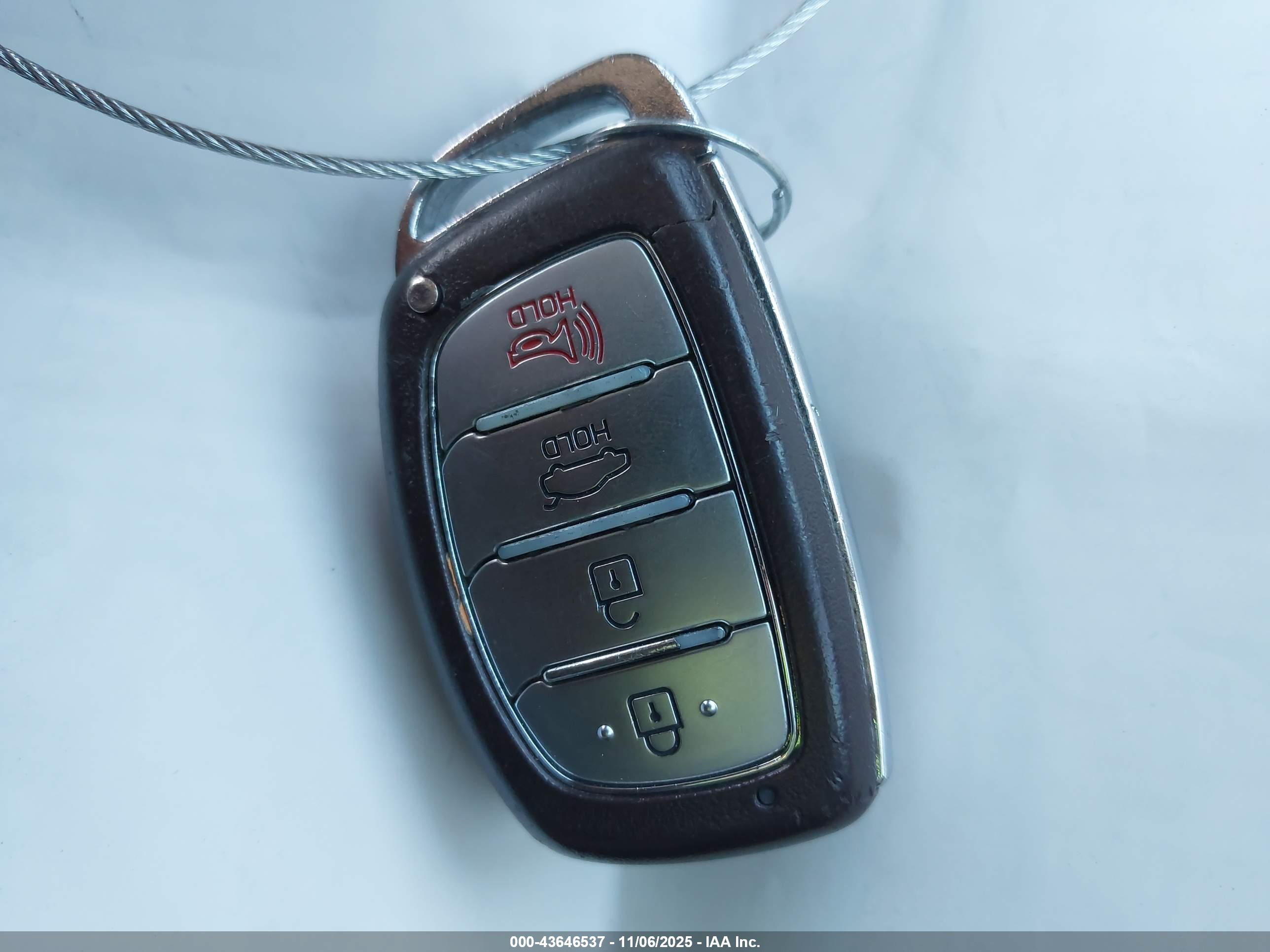 HYUNDAI ELANTRA image 11