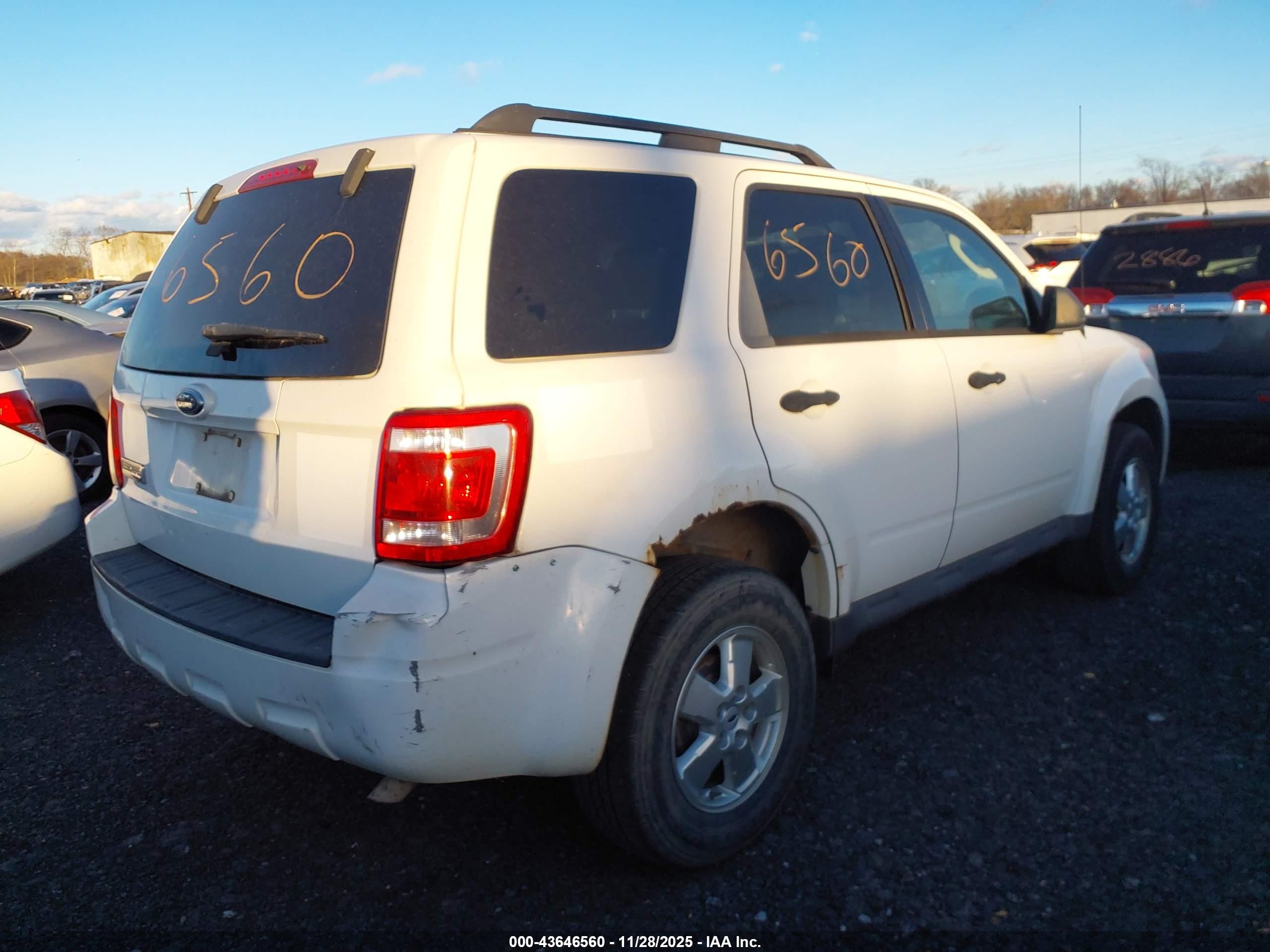 FORD ESCAPE image 4