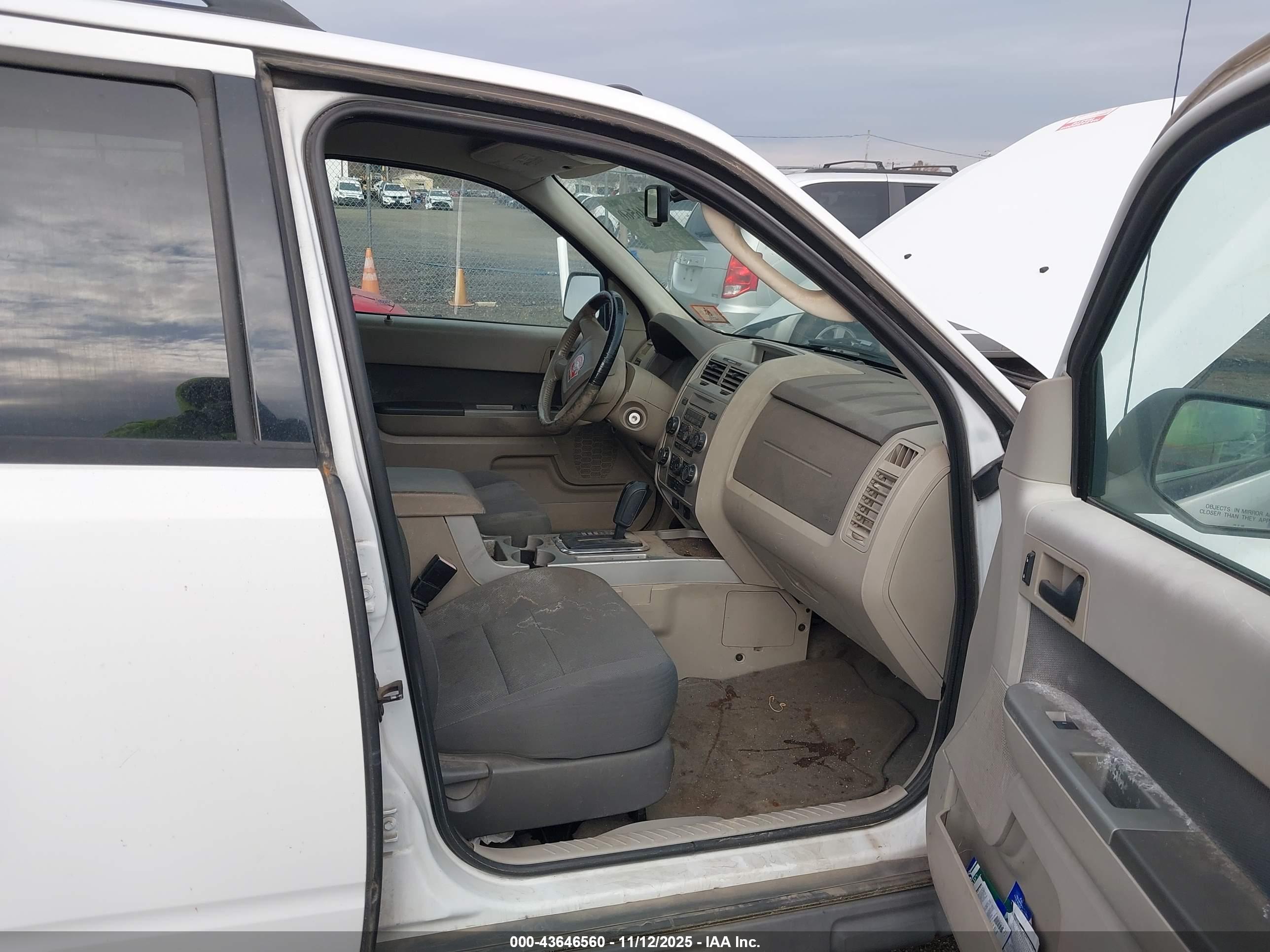FORD ESCAPE image 5