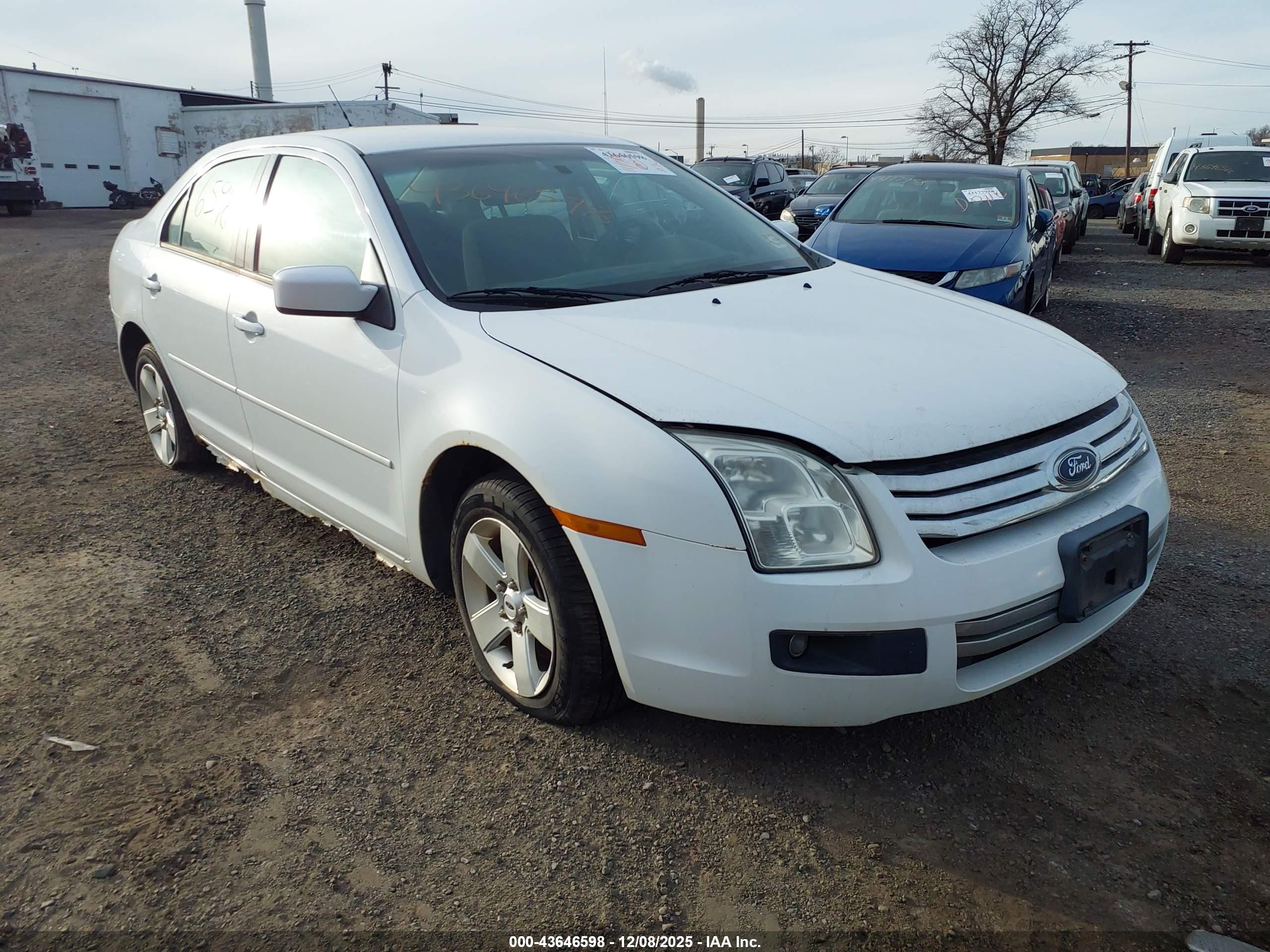 FORD FUSION image 6