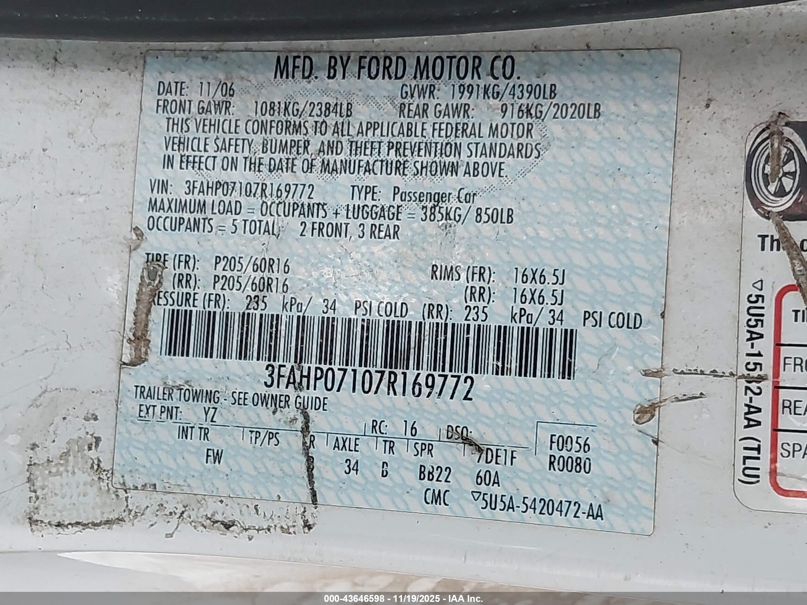 FORD FUSION image 9