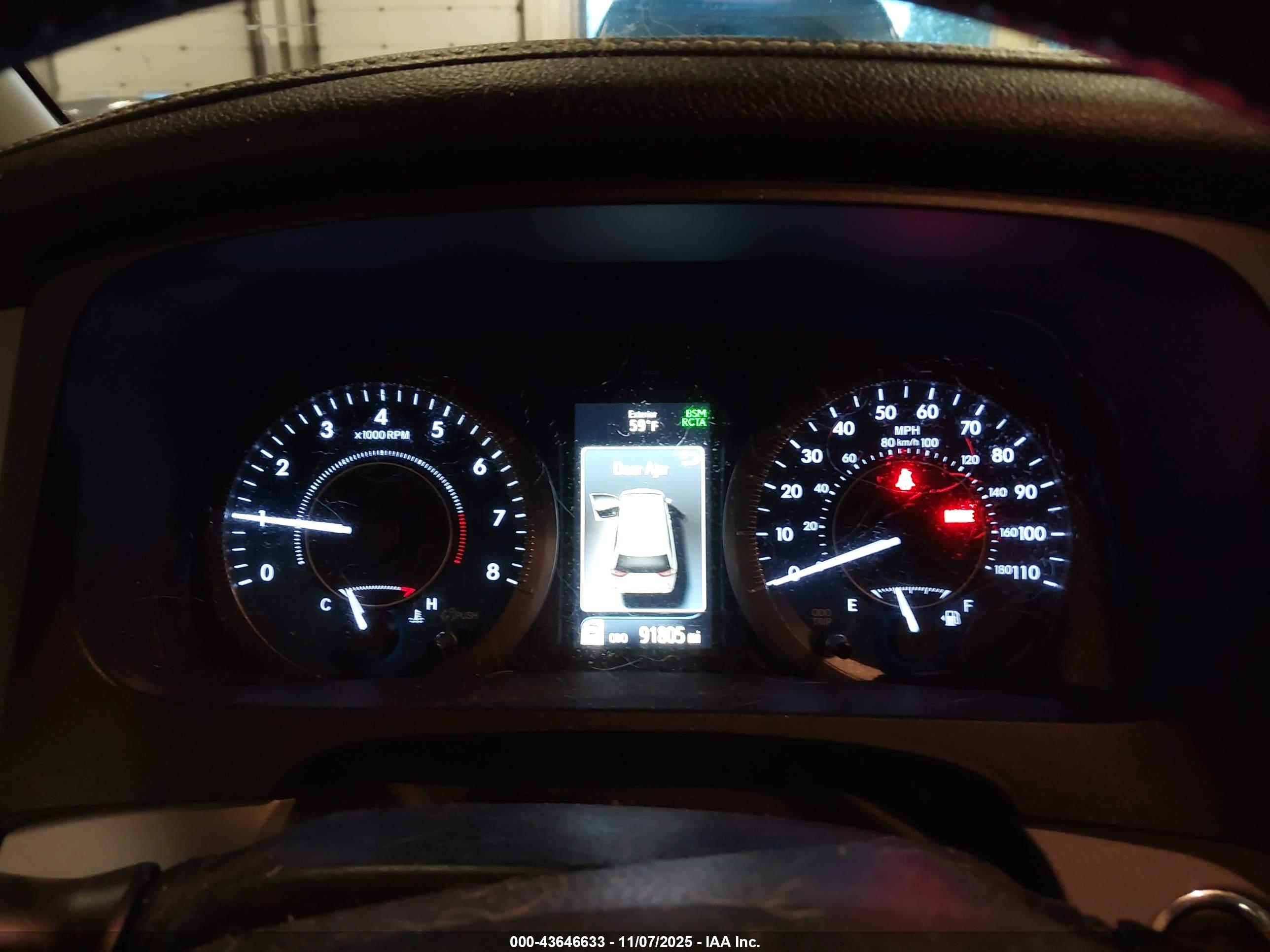 TOYOTA SIENNA image 7