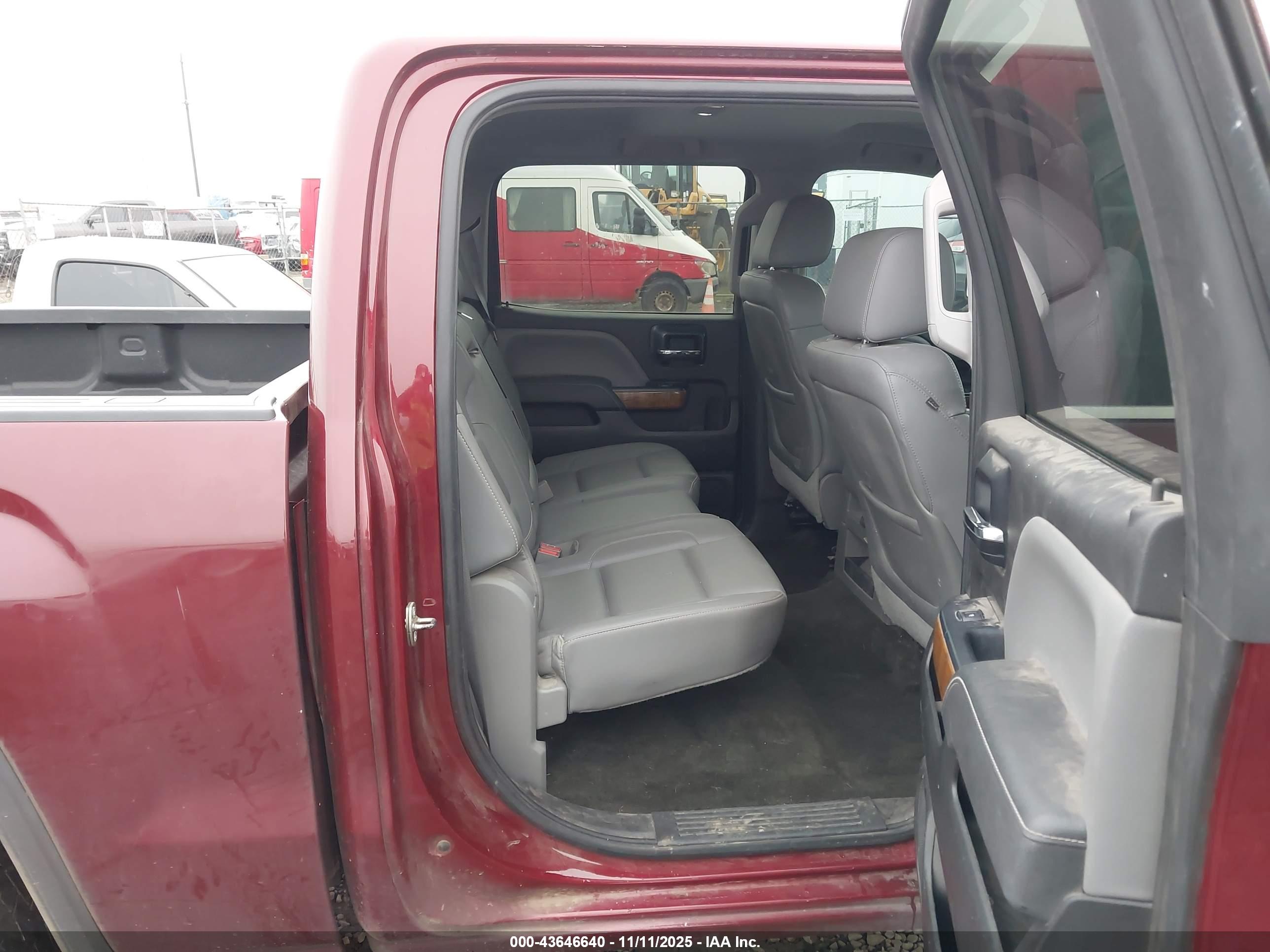 GMC SIERRA image 8
